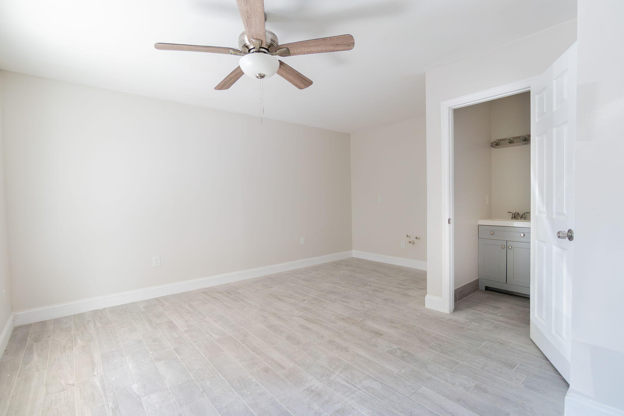 400 S Federal Highway Property Photo 11