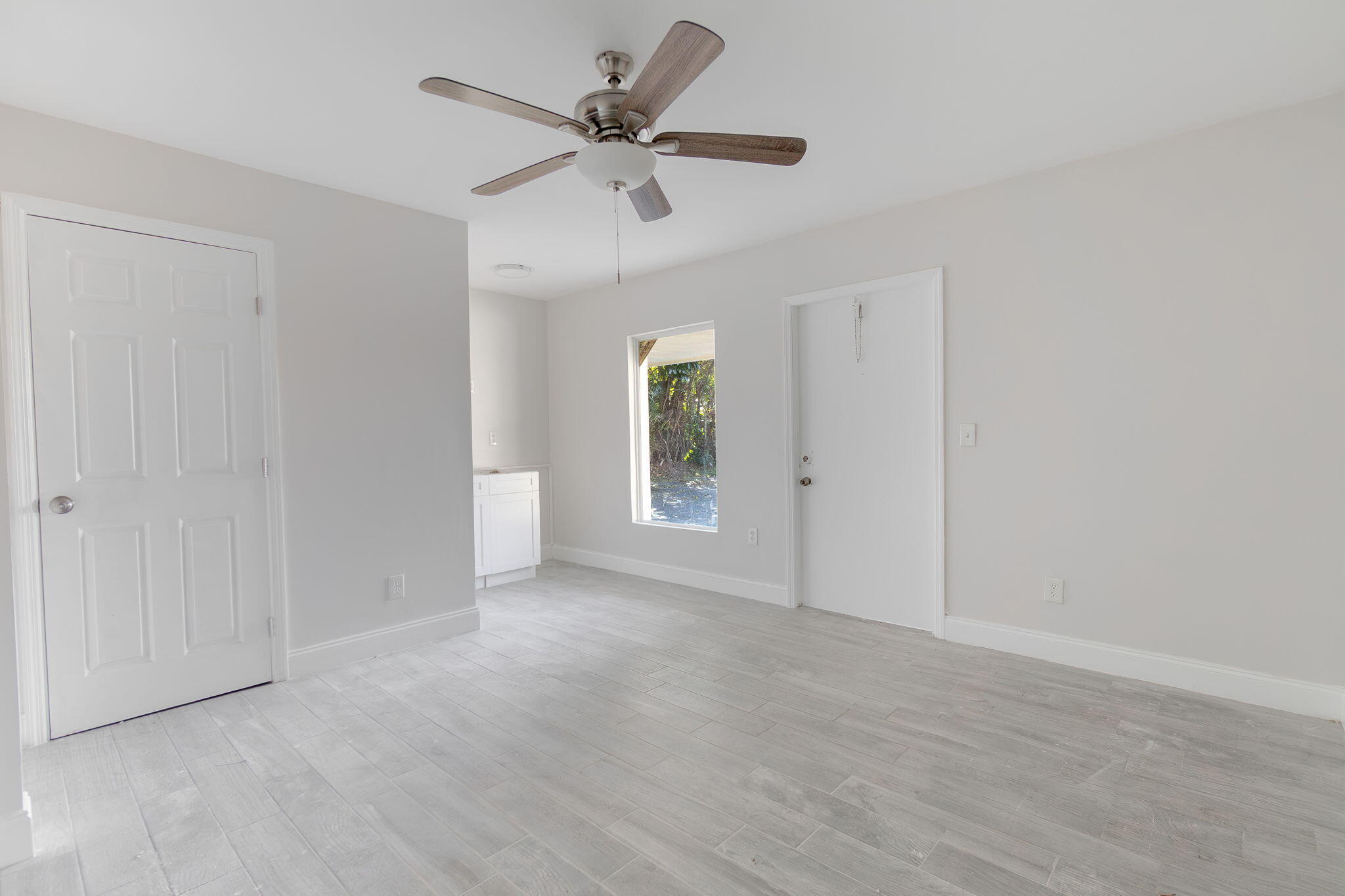 400 S Federal Highway Property Photo 14