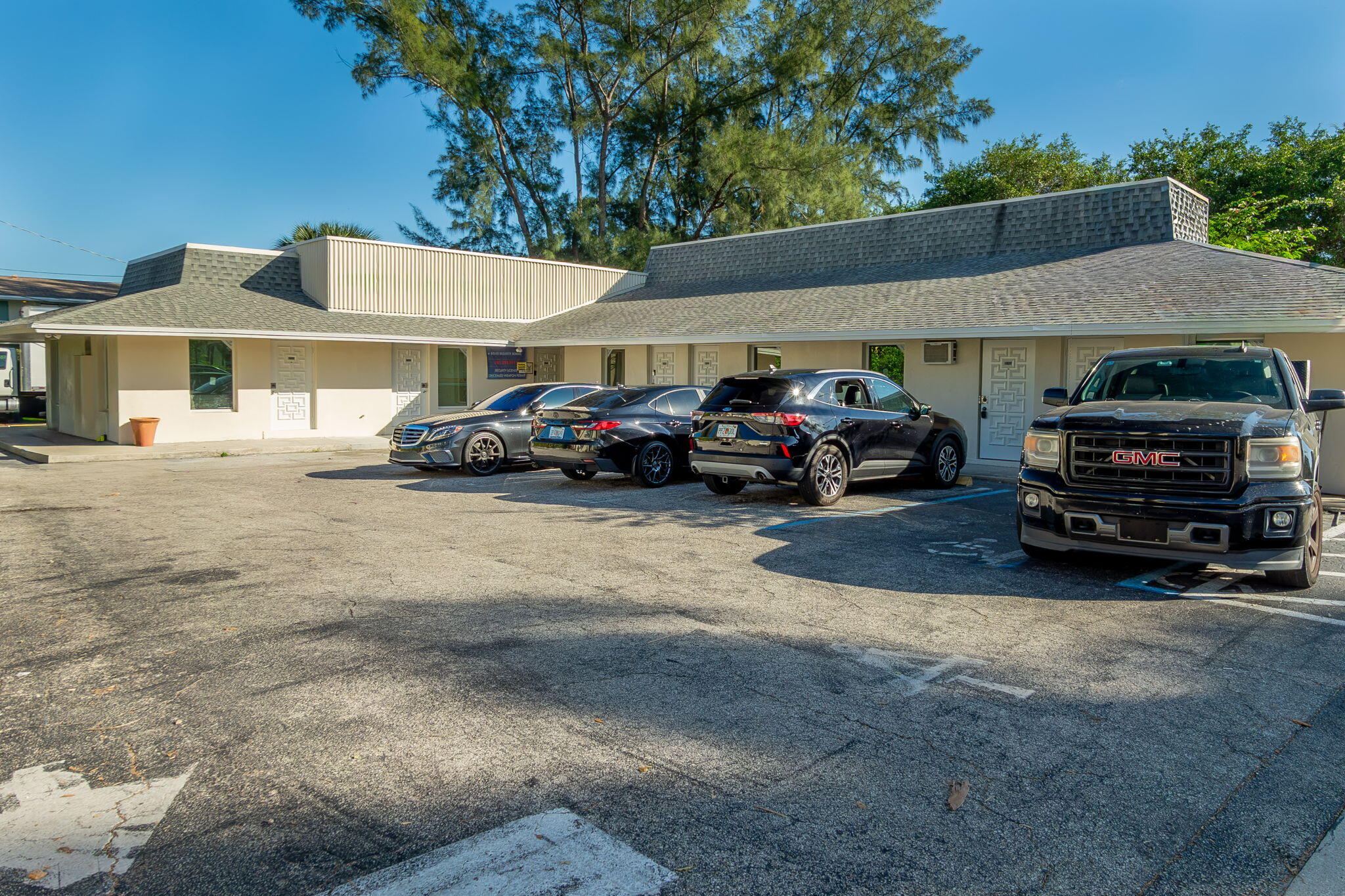 400 S Federal Highway Property Photo 18