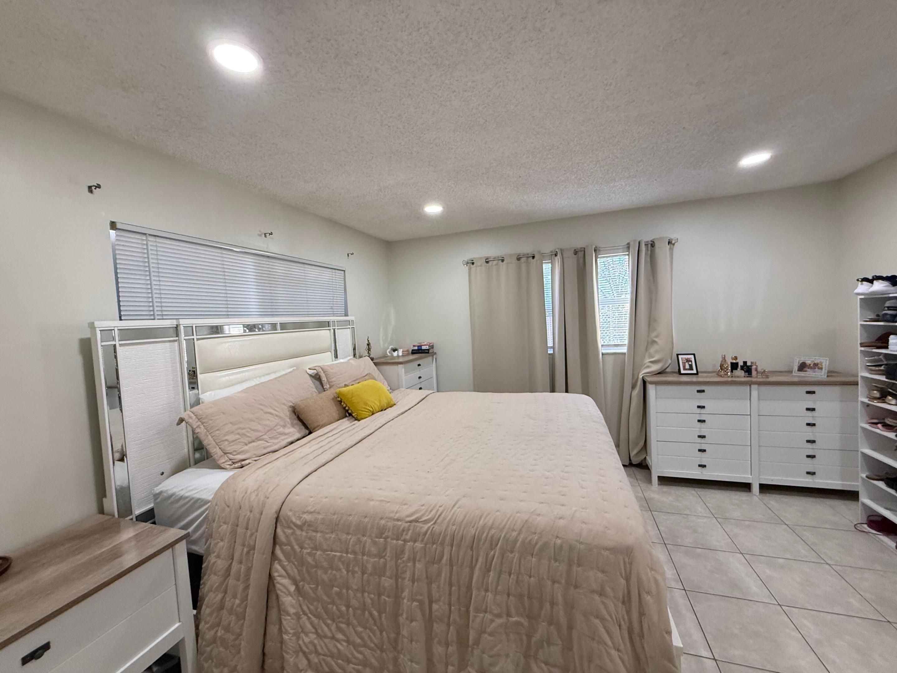 1421 Nw 45th Street 2 Property Photo 12