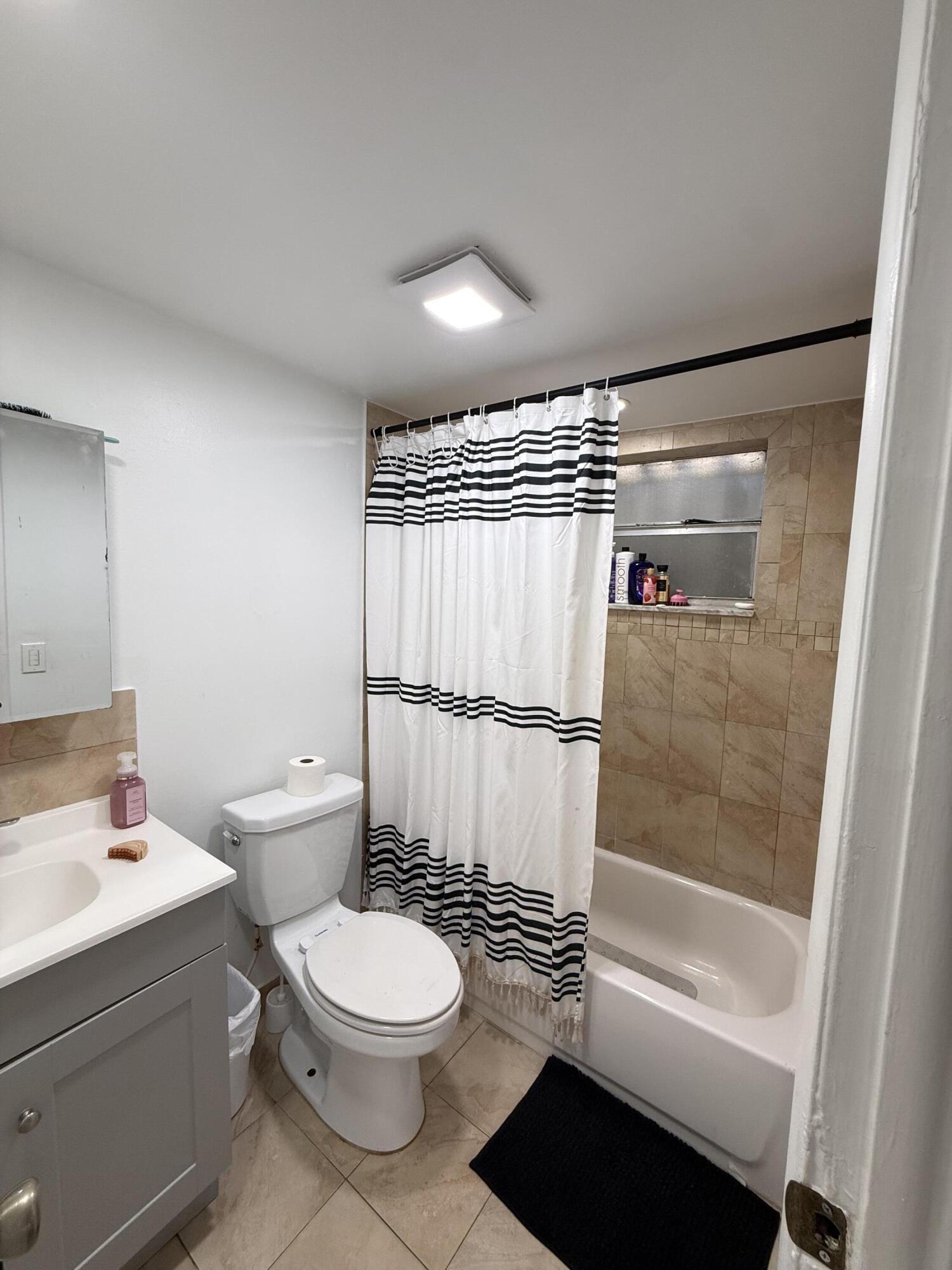 1421 Nw 45th Street 2 Property Photo 13