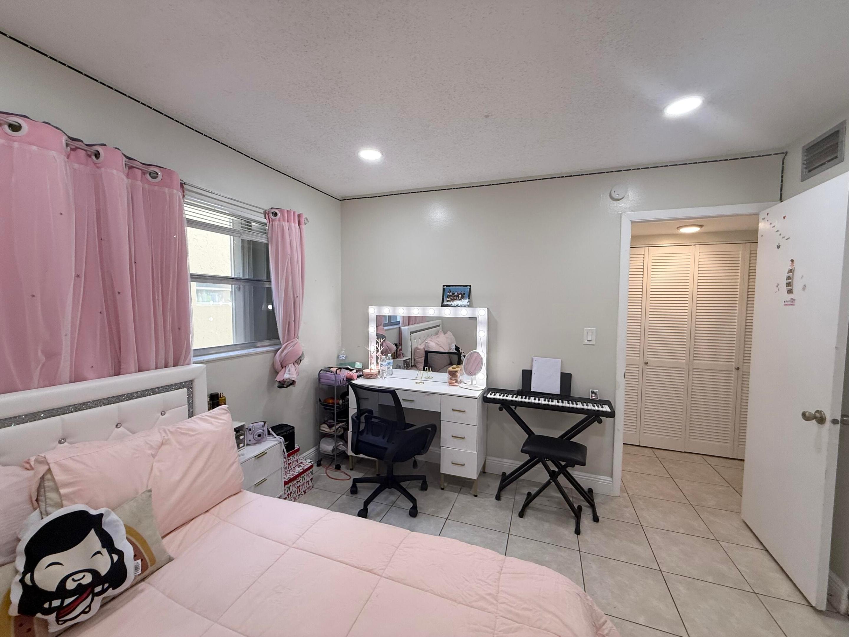 1421 Nw 45th Street 2 Property Photo 25
