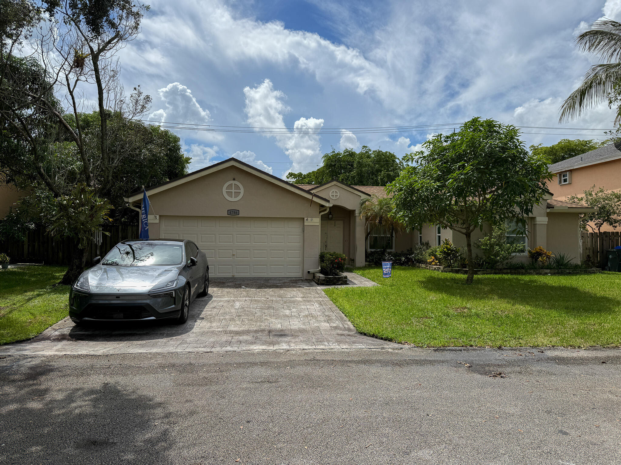 4786 Nw 14th Street Property Photo 1