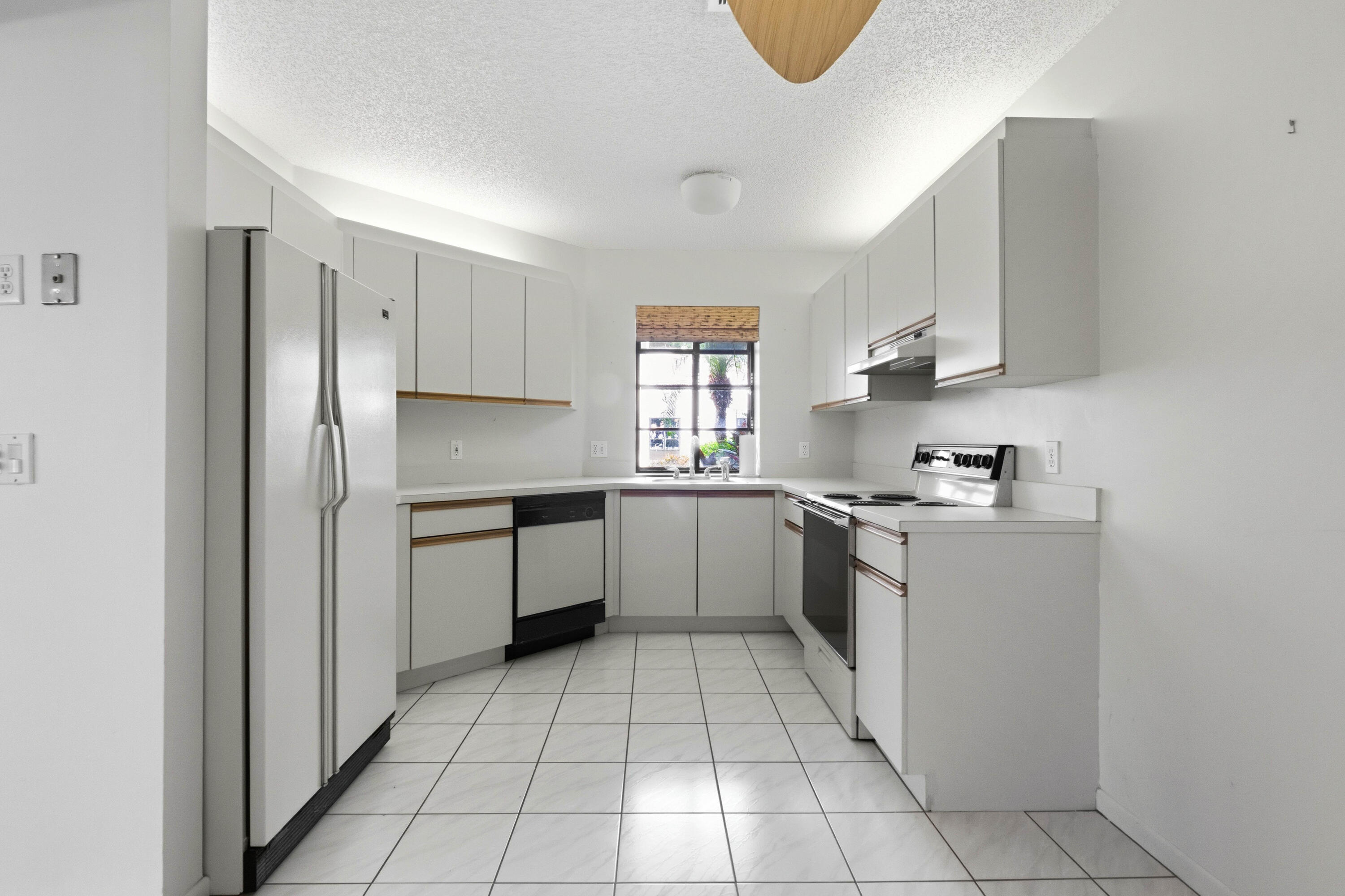 5226 Europa Drive C Property Photo 24