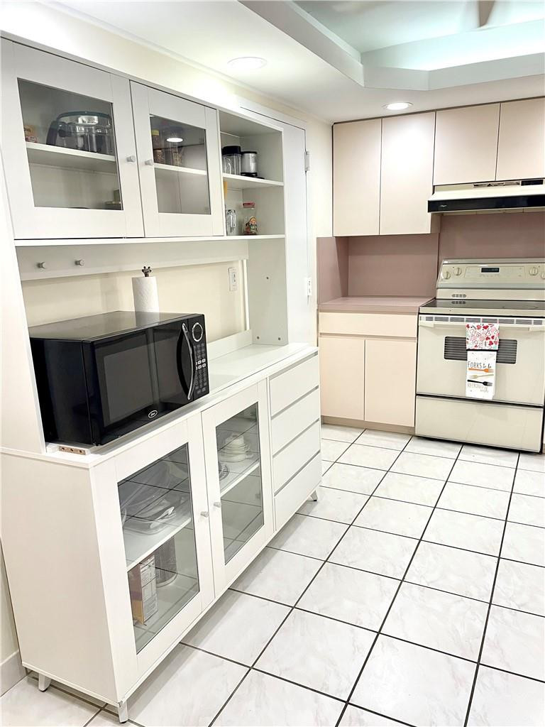 1149 Hillsboro Mile 304 Property Photo 4