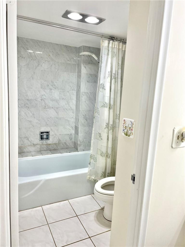 1149 Hillsboro Mile 304 Property Photo 17