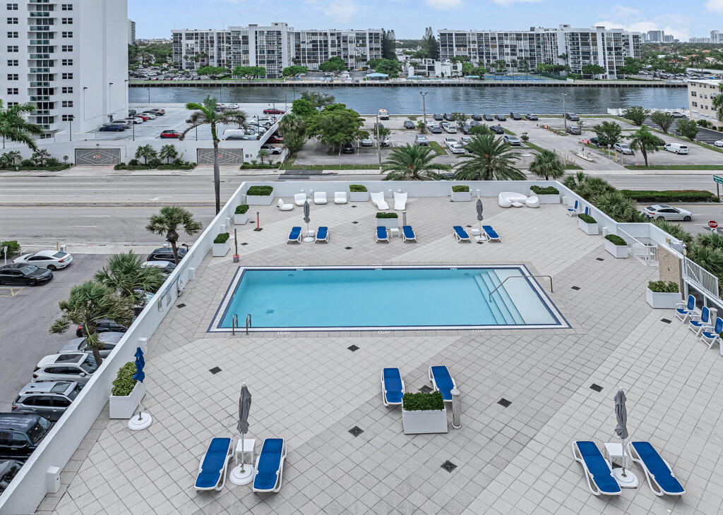 2751 S Ocean Drive 1008 Property Photo 4