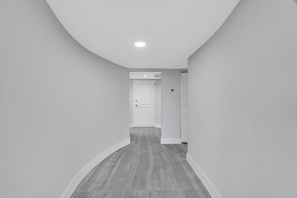 2751 S Ocean Drive 1008 Property Photo 10