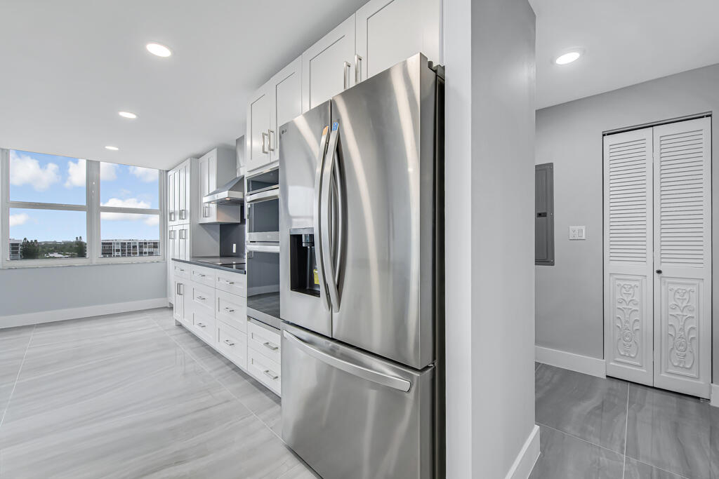 2751 S Ocean Drive 1008 Property Photo 24