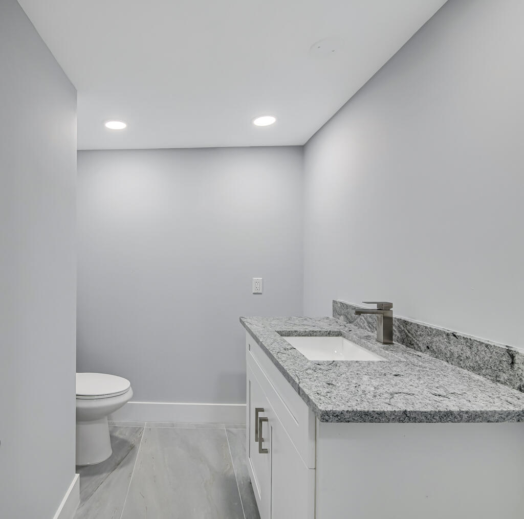 2751 S Ocean Drive 1008 Property Photo 26