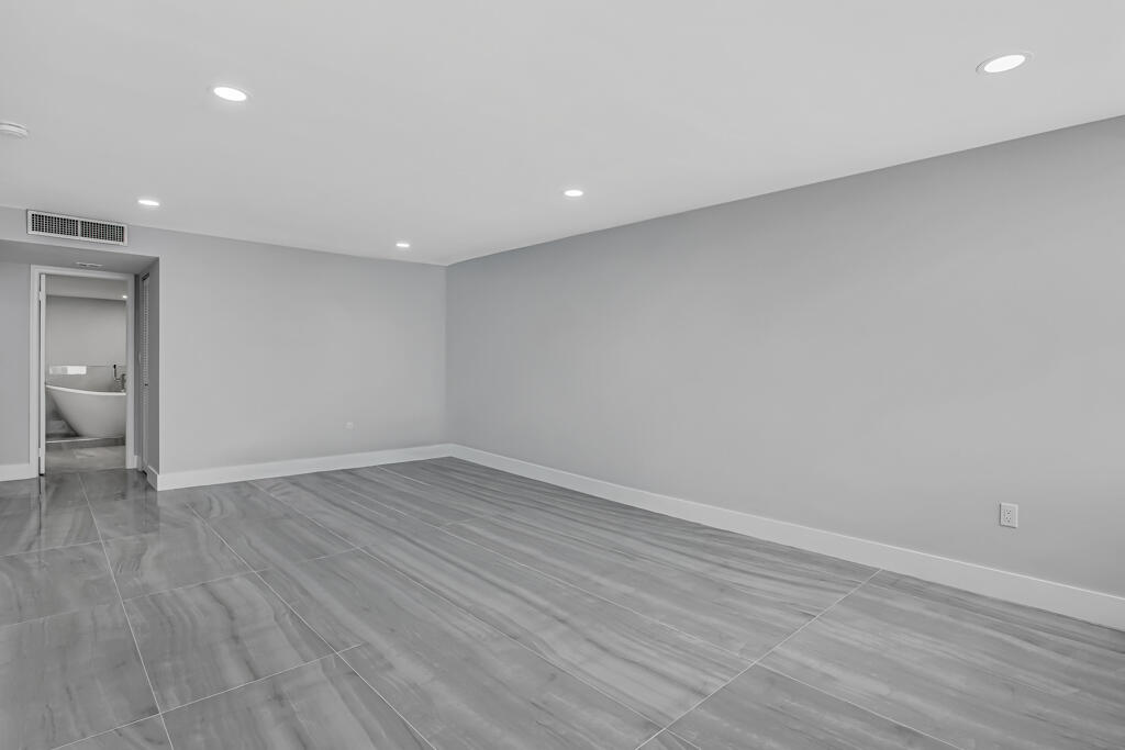 2751 S Ocean Drive 1008 Property Photo 28