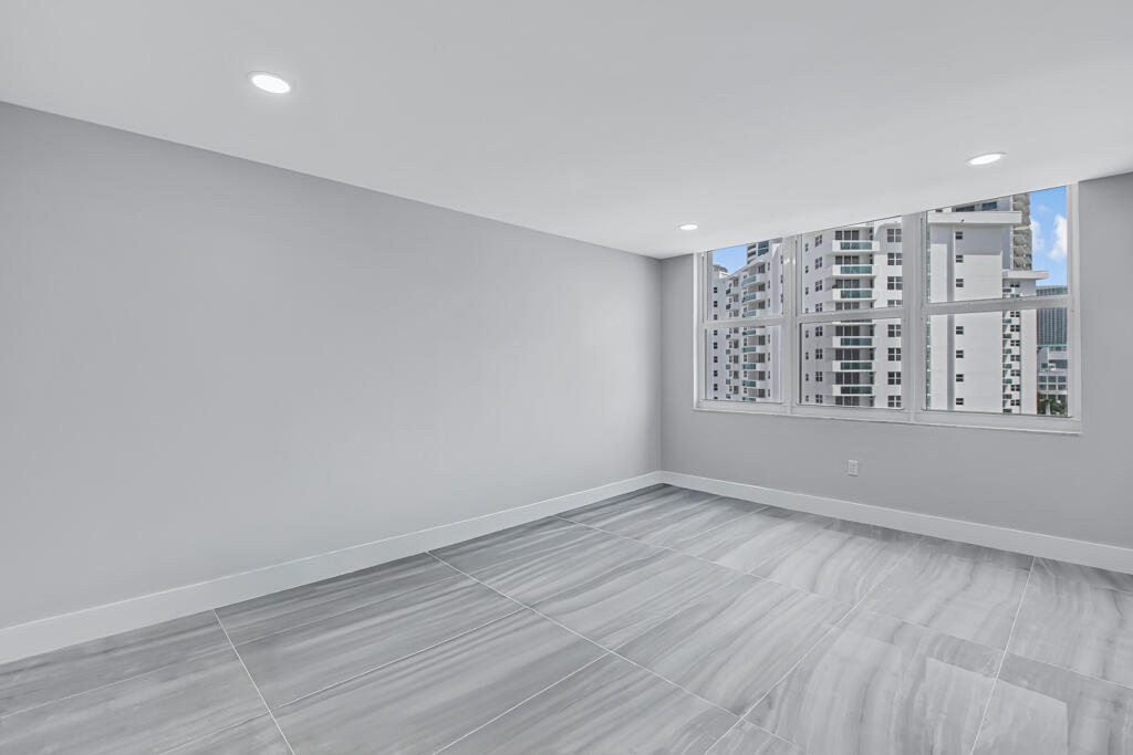 2751 S Ocean Drive 1008 Property Photo 35