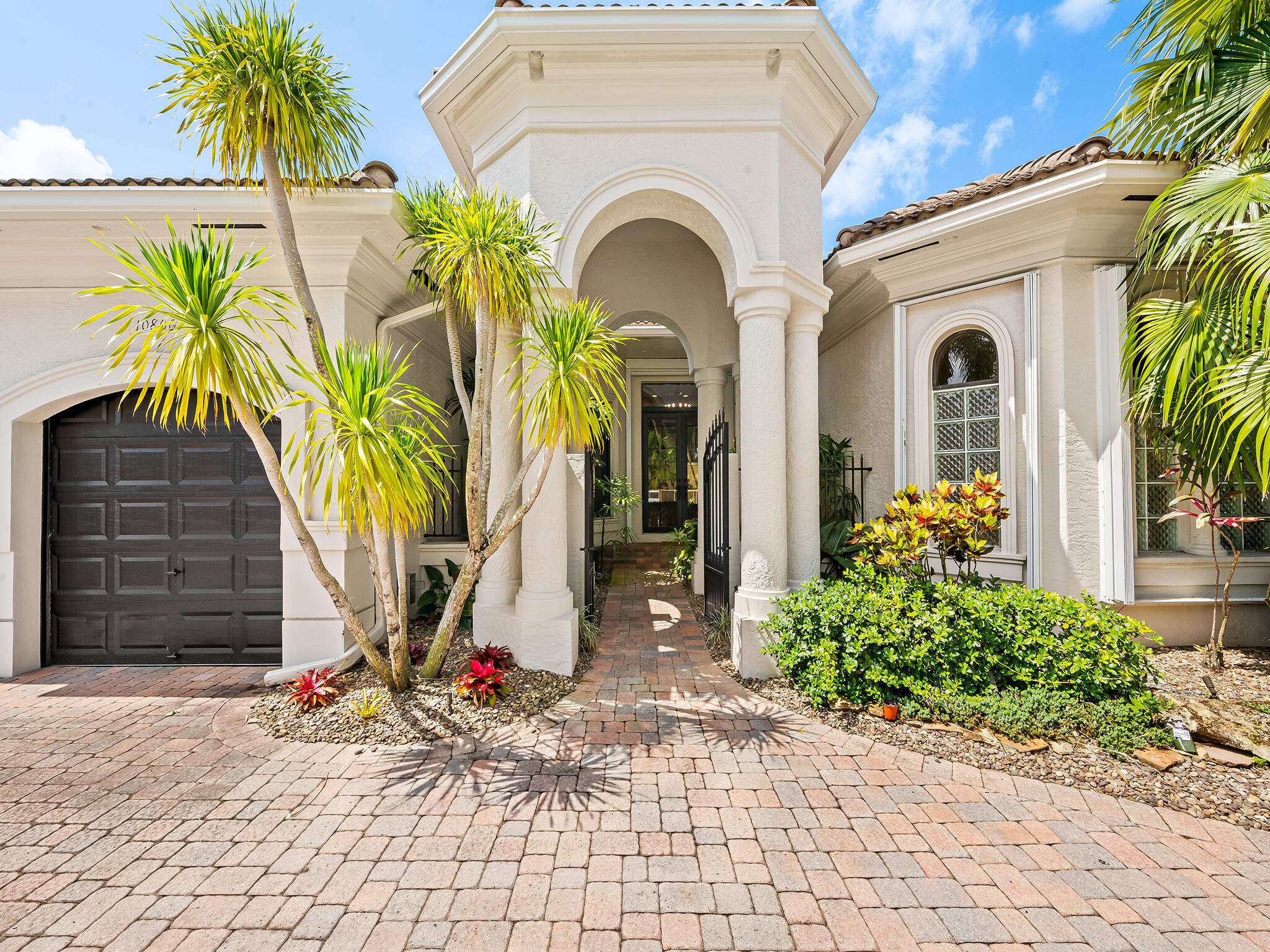 10800 Blue Palm Street Property Photo 8