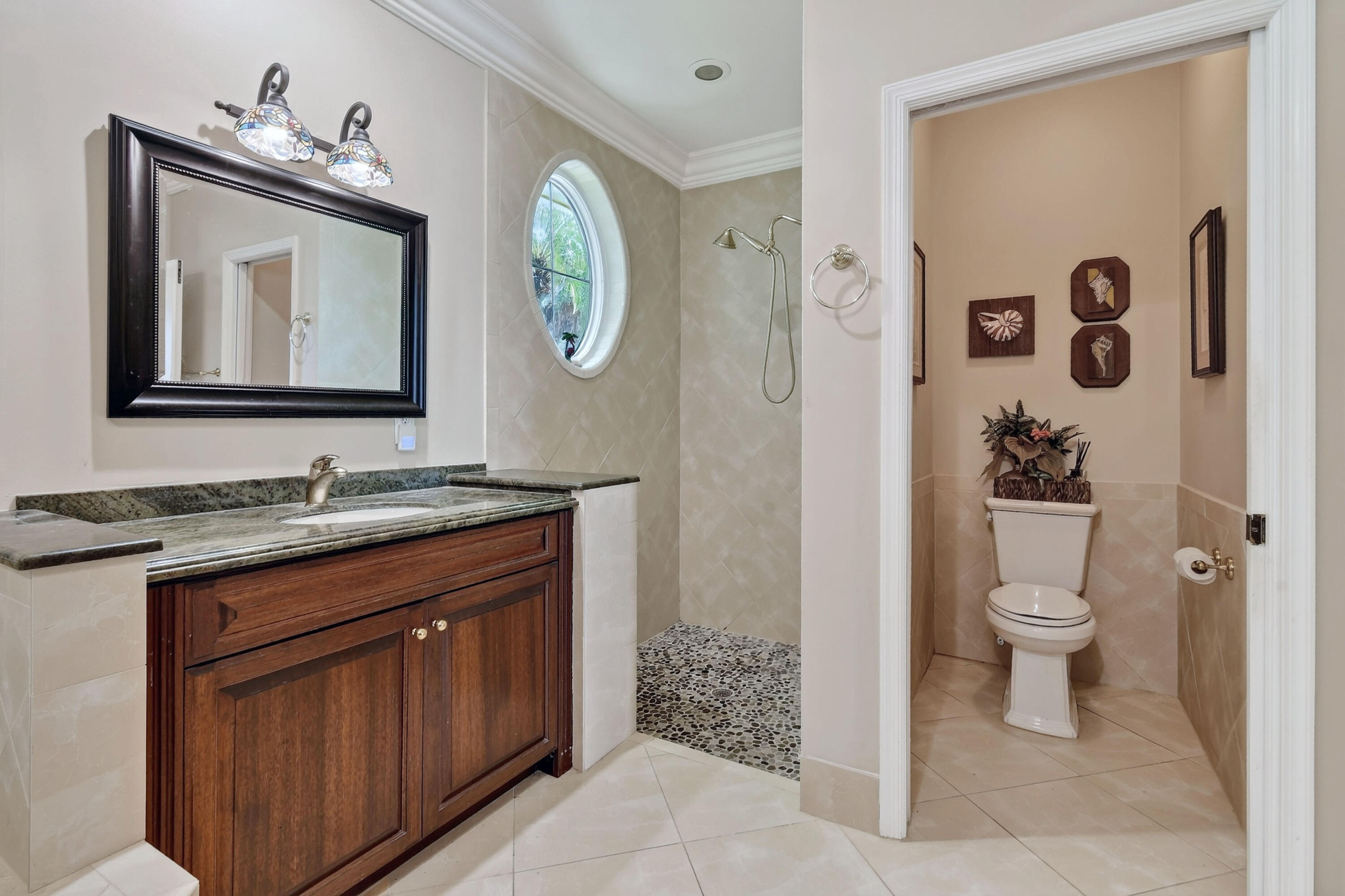 153 N River Drive E Property Photo 24