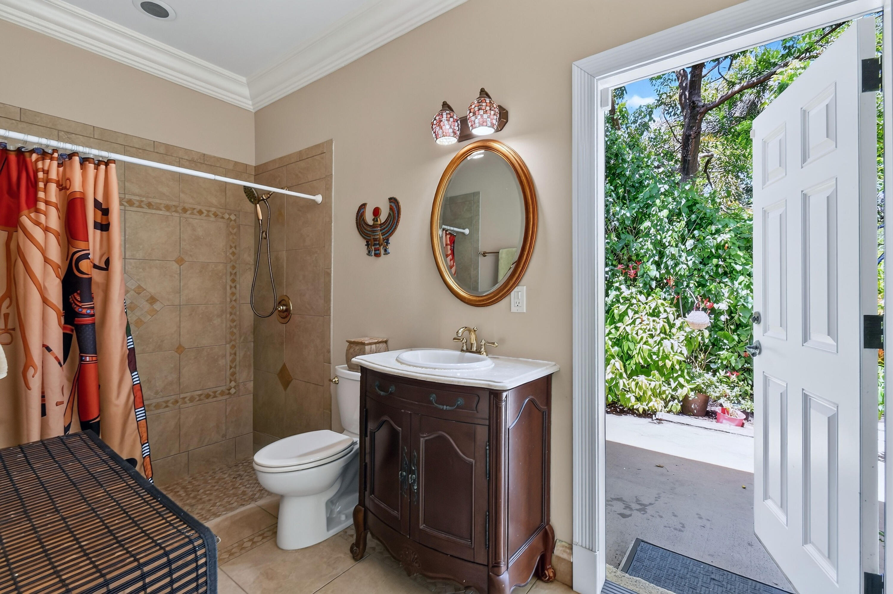 153 N River Drive E Property Photo 32