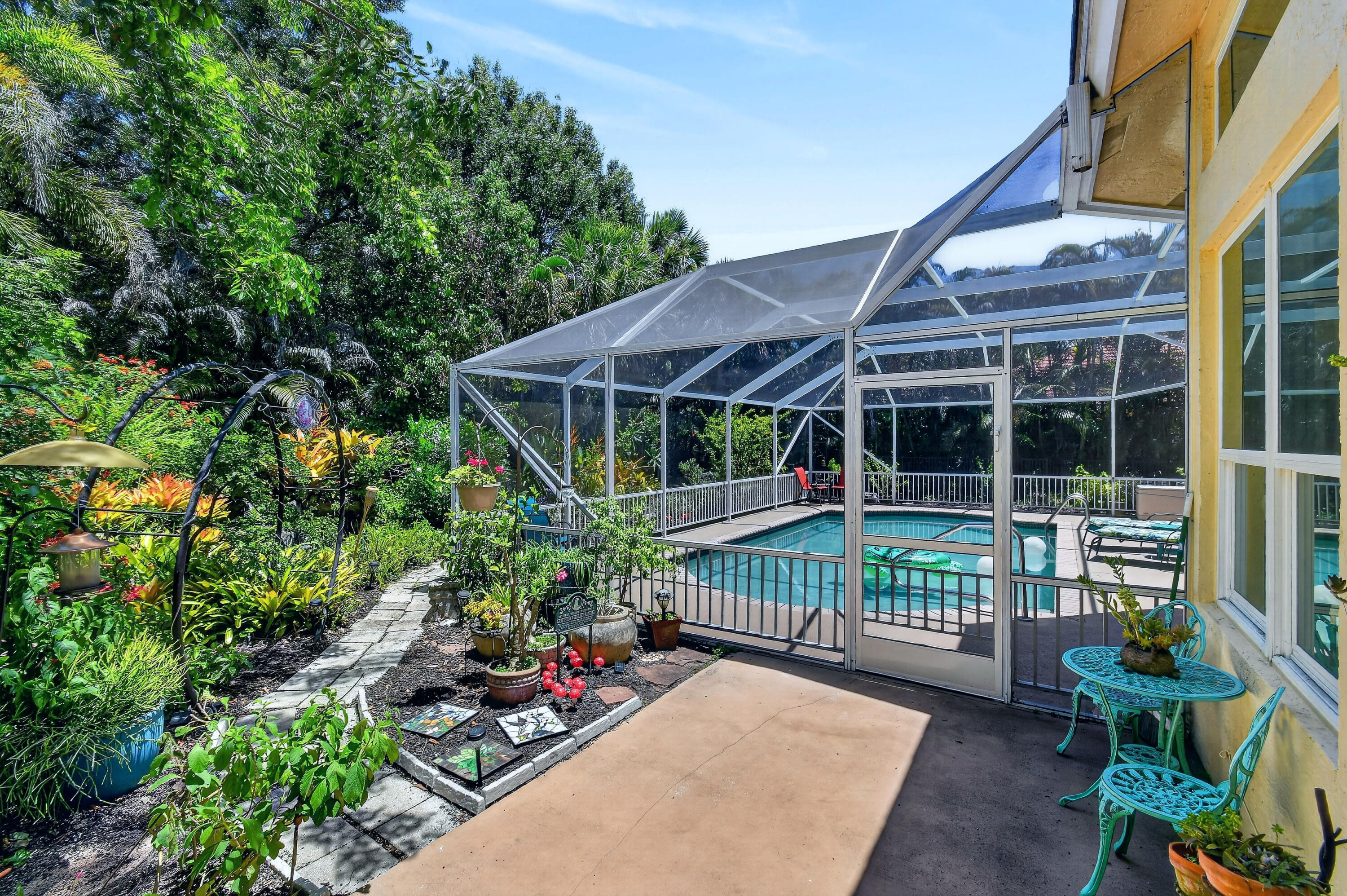 153 N River Drive E Property Photo 45