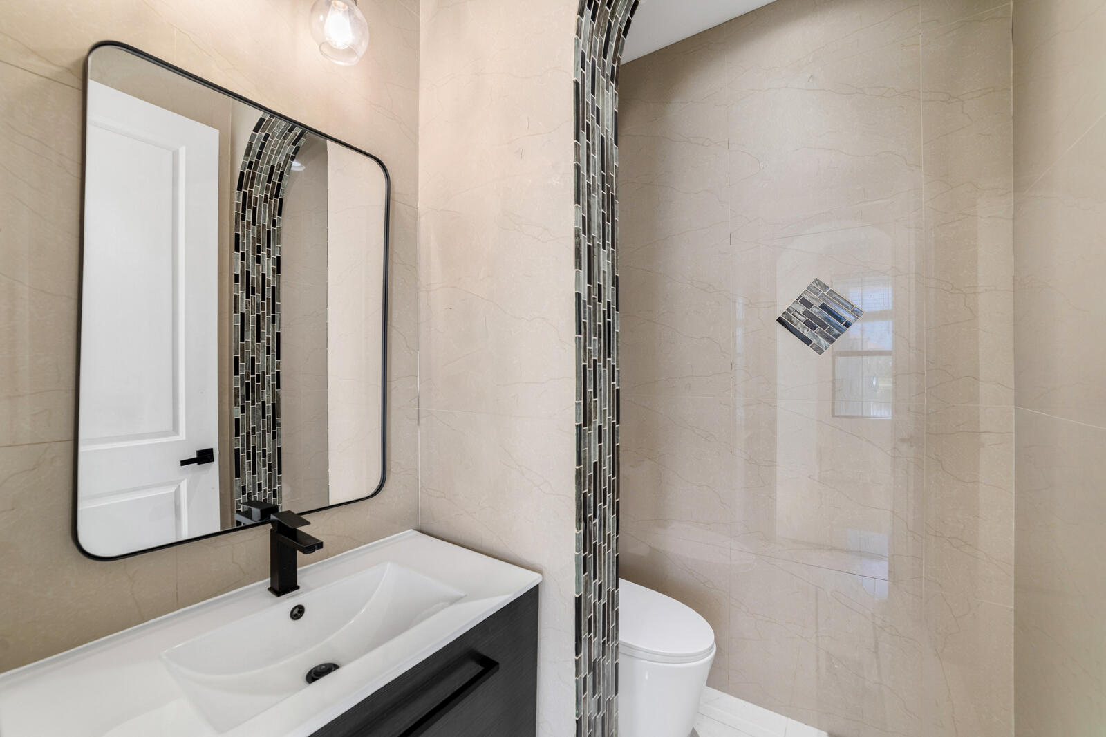 9065 Watercrest Circle E Property Photo 15