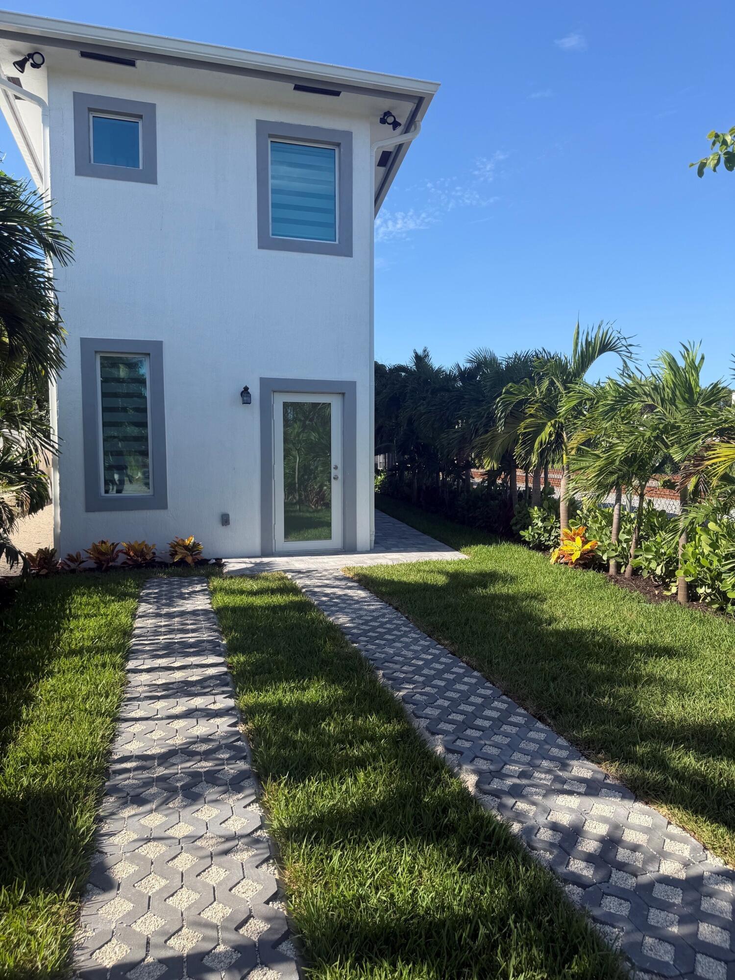 501 EL PRADO Property Photo 1