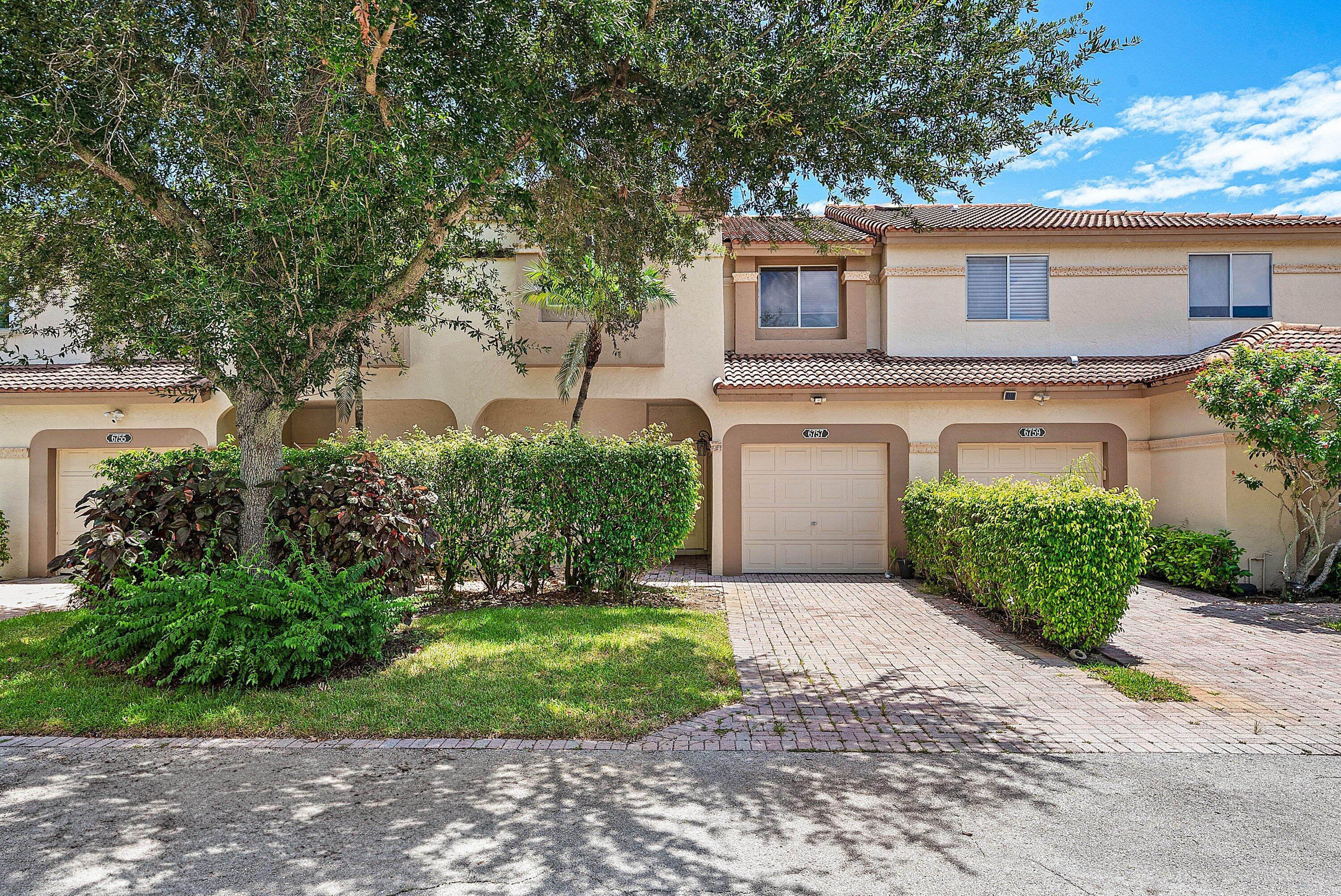 6757 Via Regina Property Photo 4