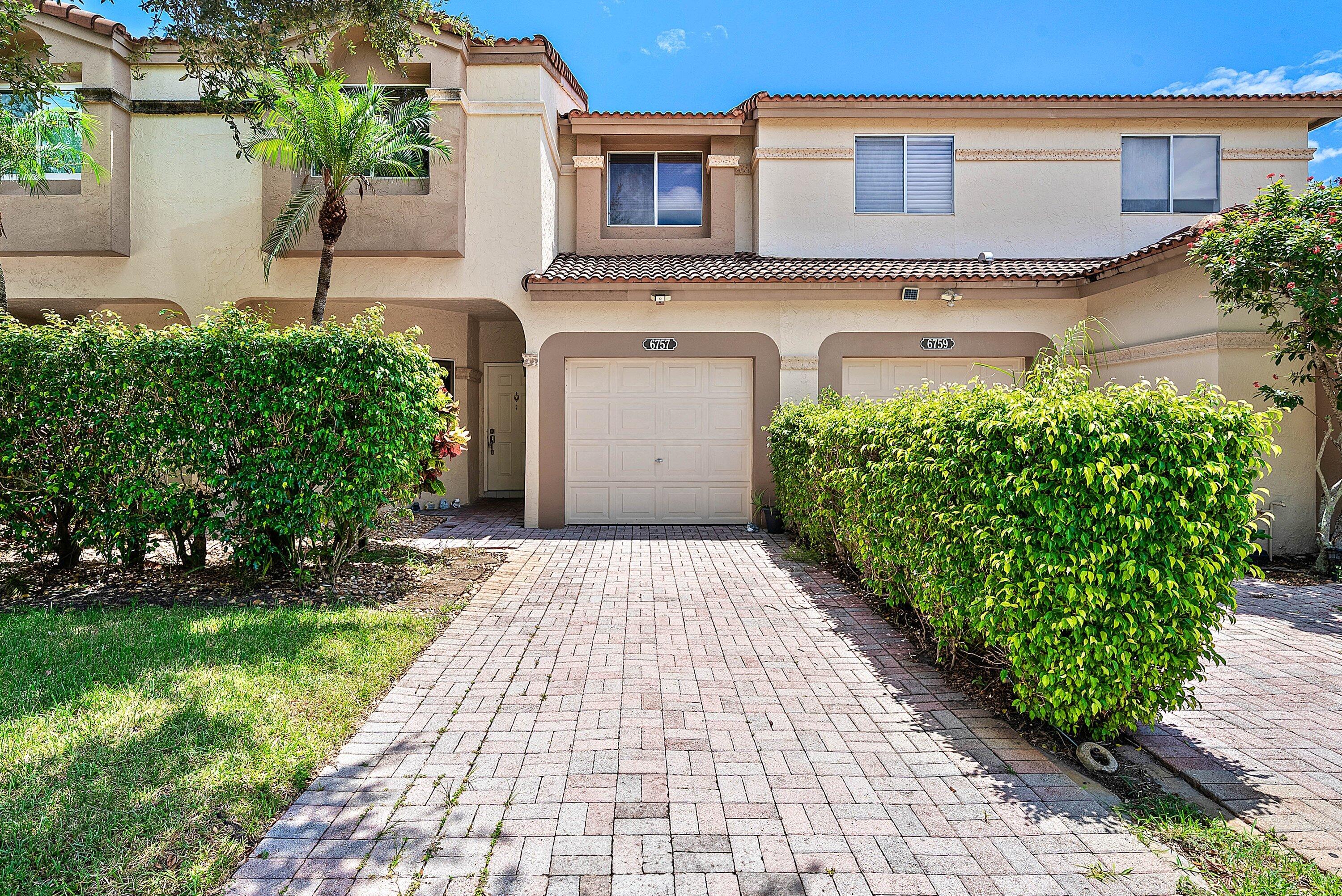 6757 Via Regina Property Photo 7