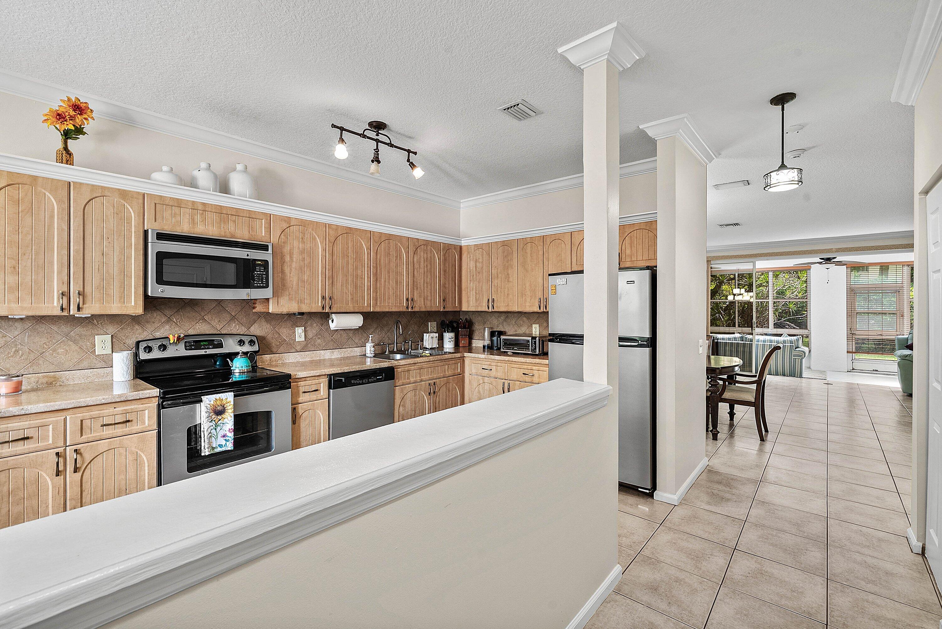 6757 Via Regina Property Photo 10