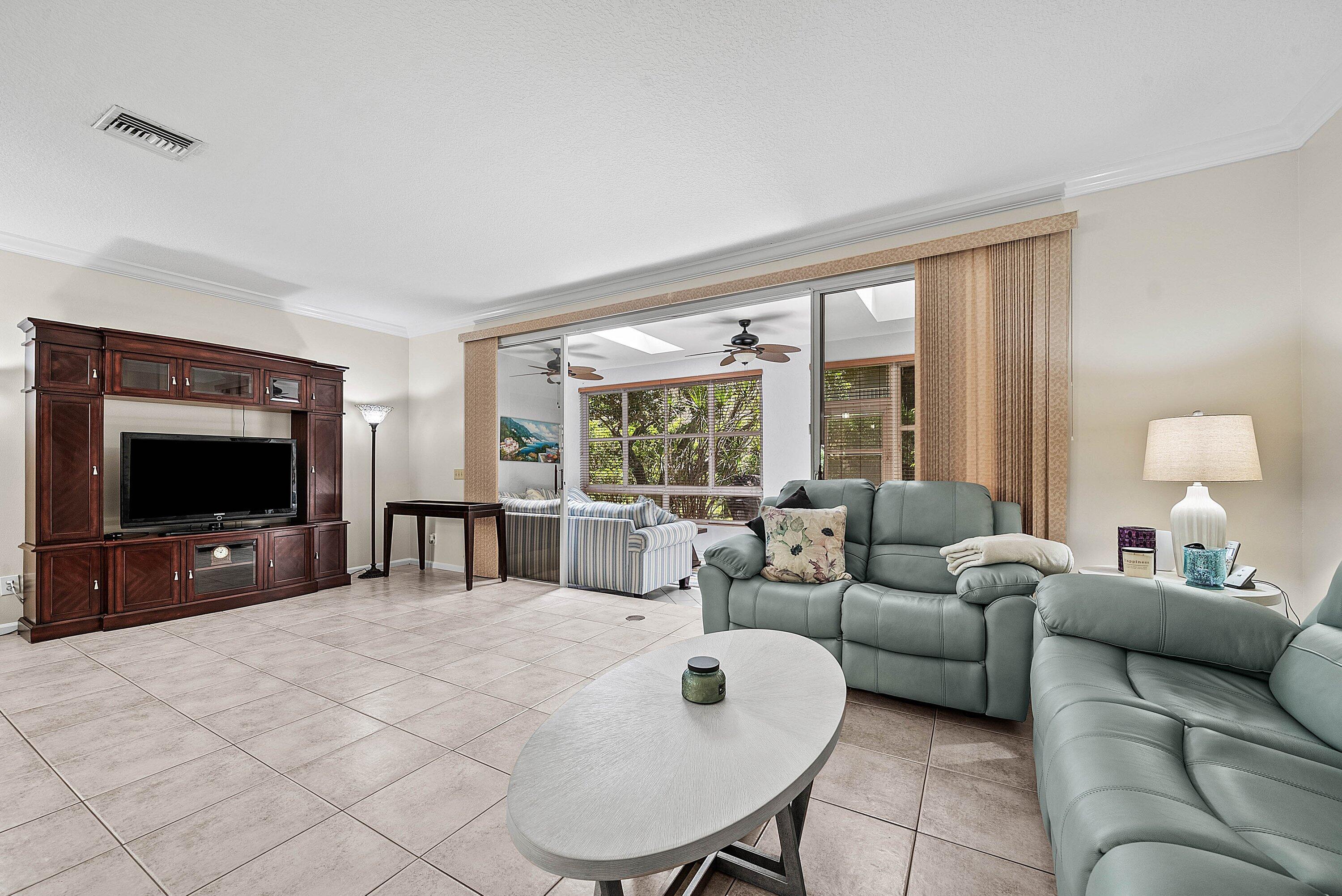 6757 Via Regina Property Photo 18