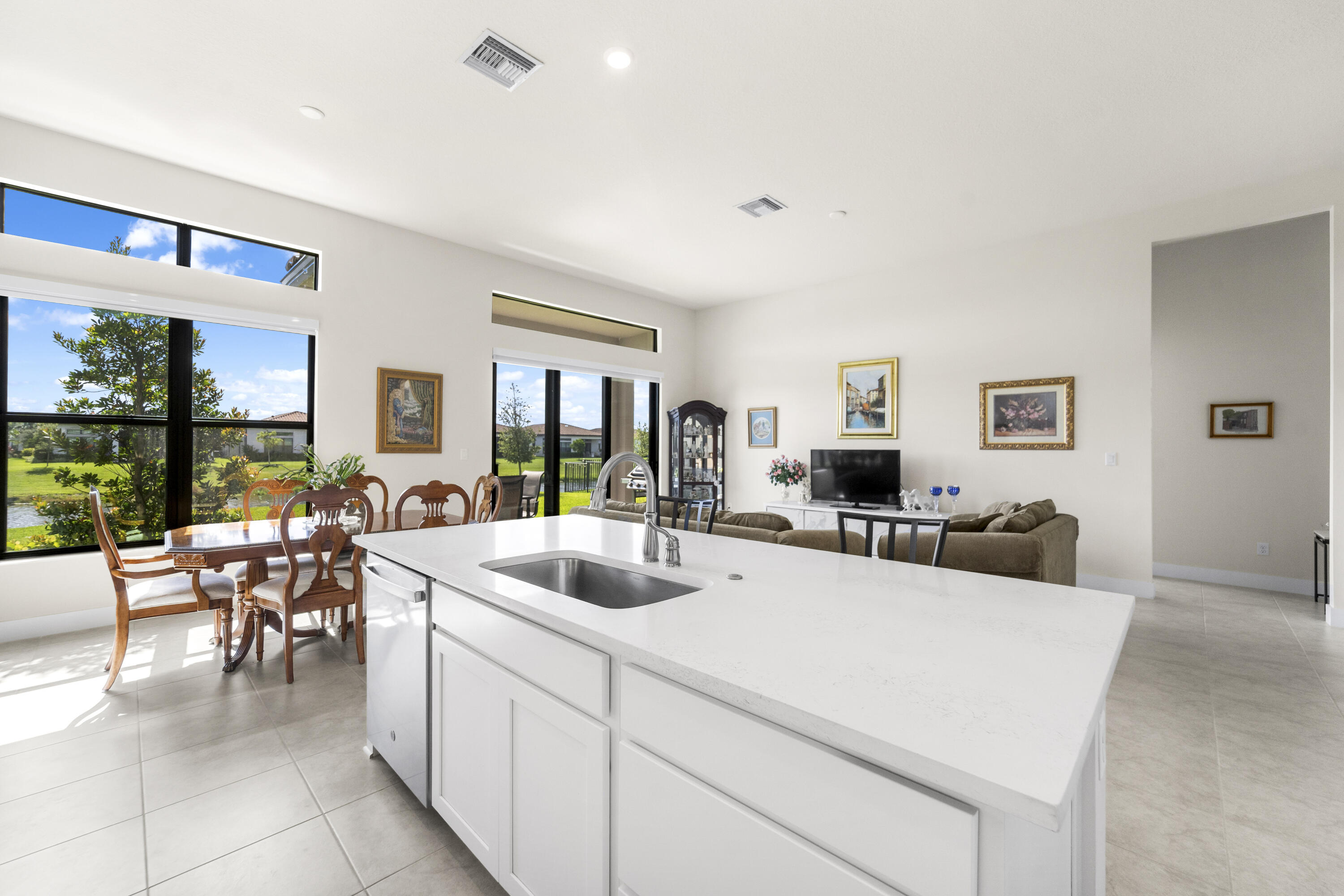 8098 Liberty Way Property Photo 13