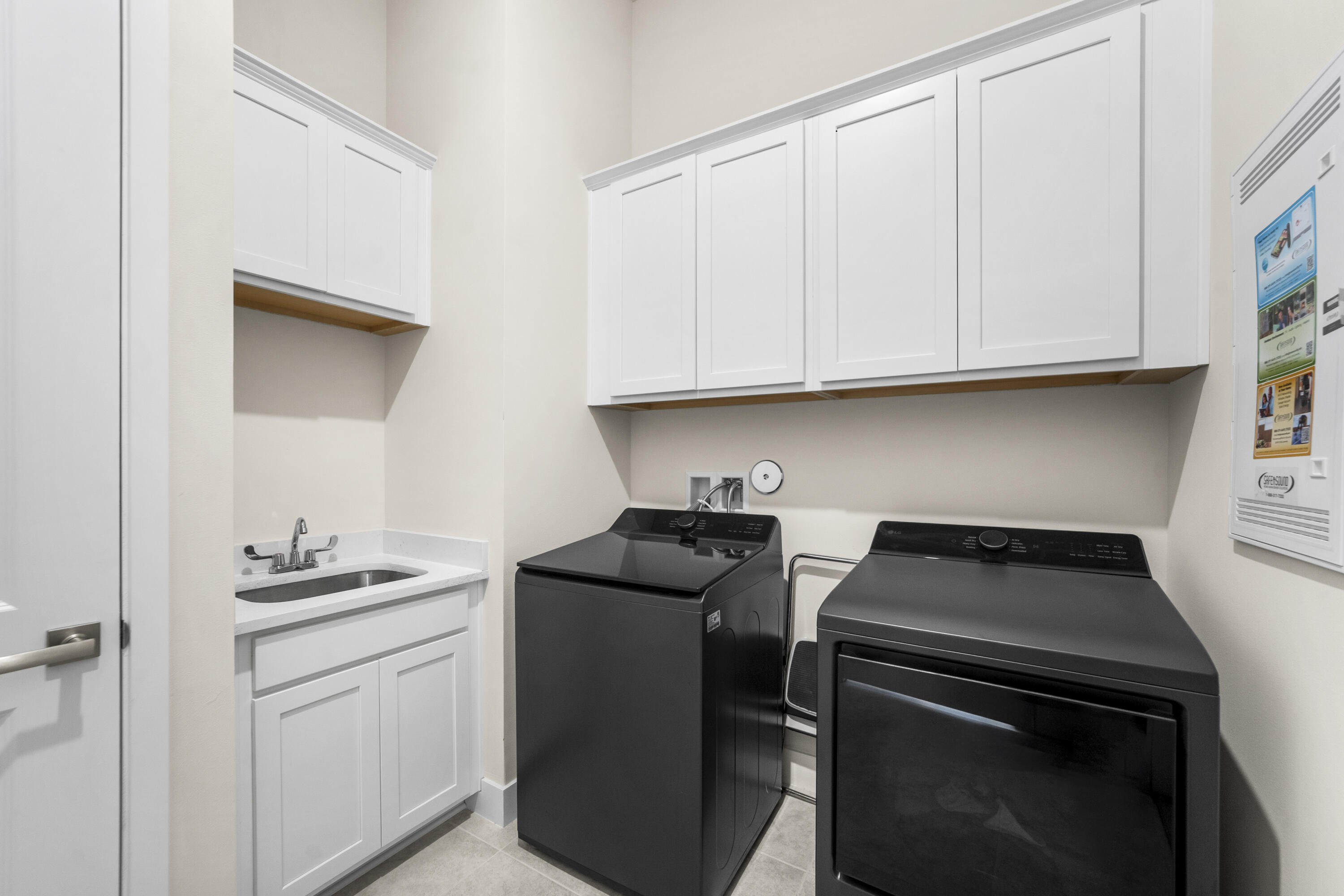 8098 Liberty Way Property Photo 32