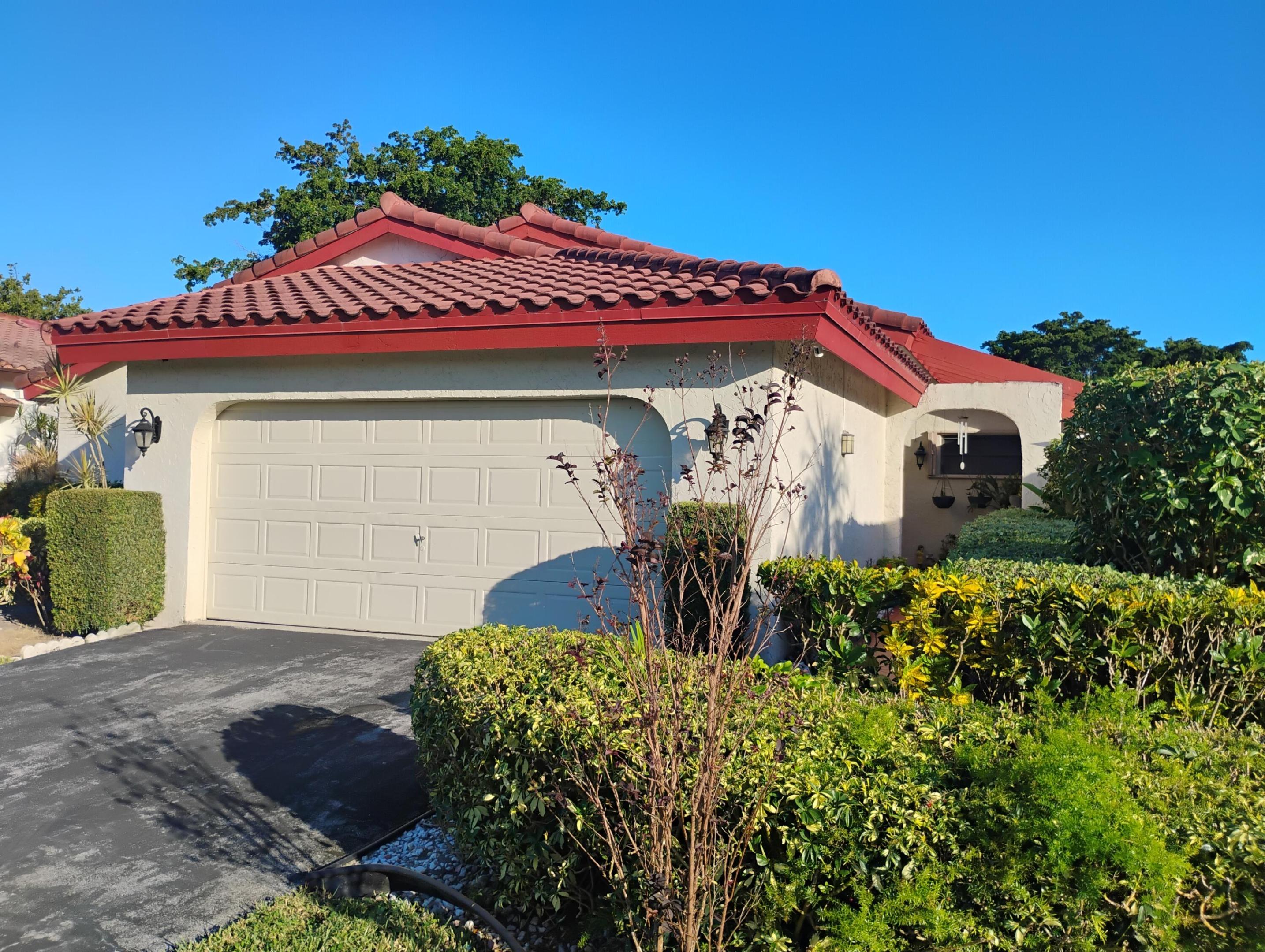 5665 Lakeview Mews Drive Property Photo 1