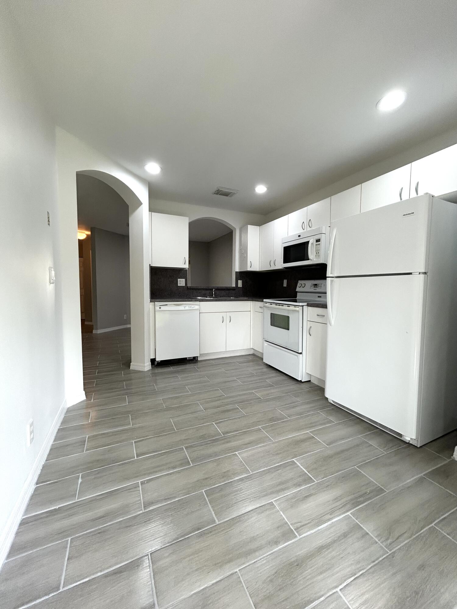 1007 Arezzo Circle Property Photo 2