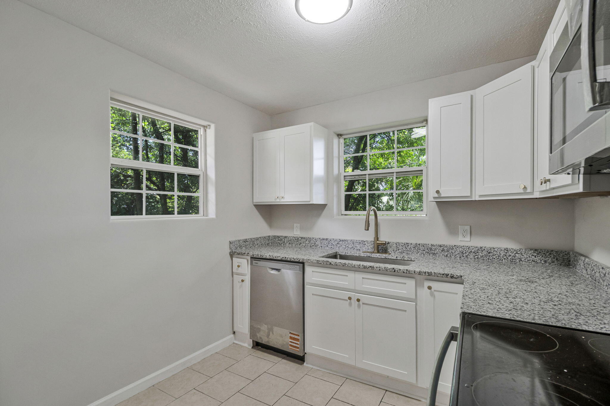 3031 W Jackson Street Property Photo 3