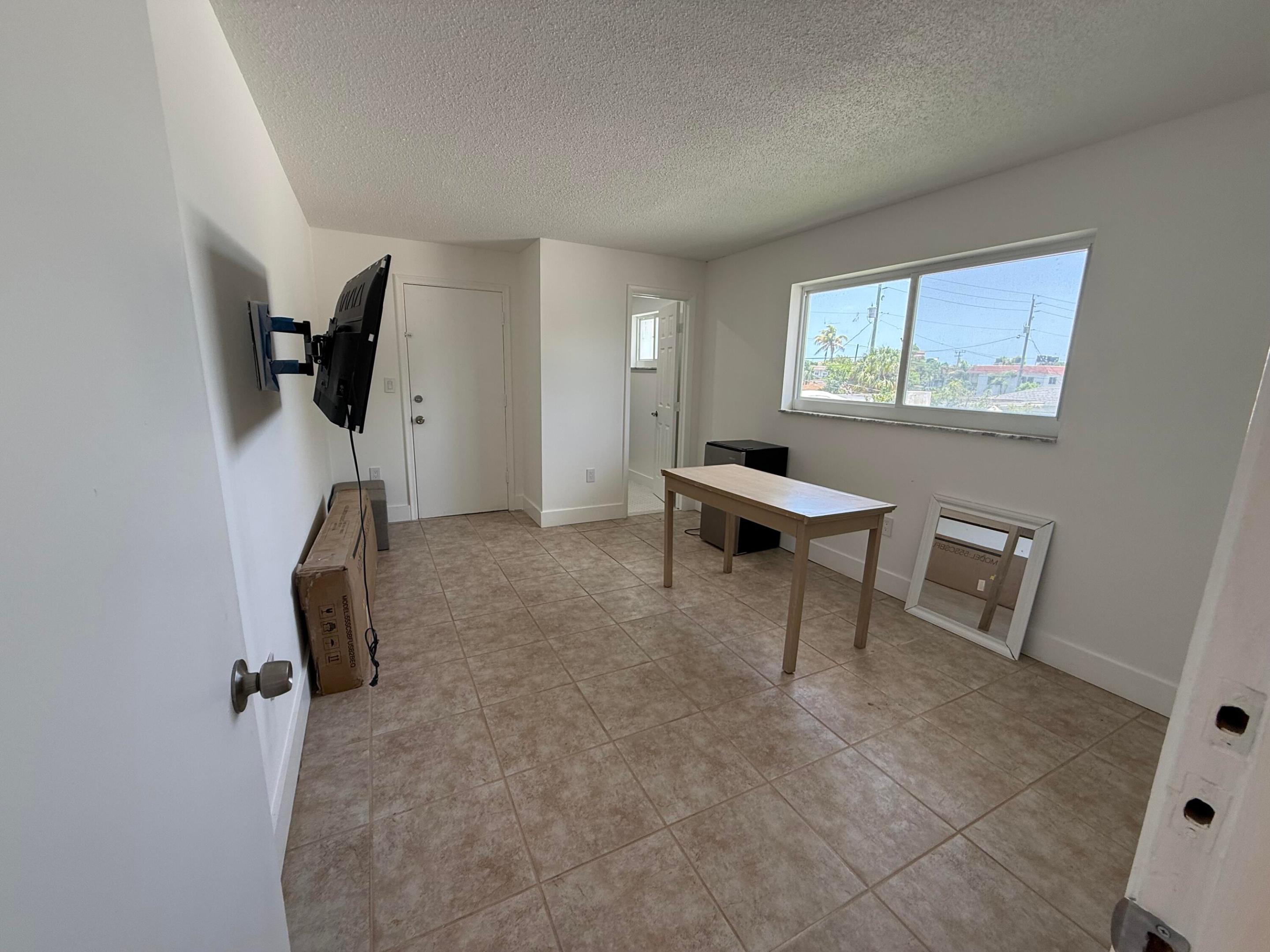 1859 Lincoln Street 202 Property Photo 6