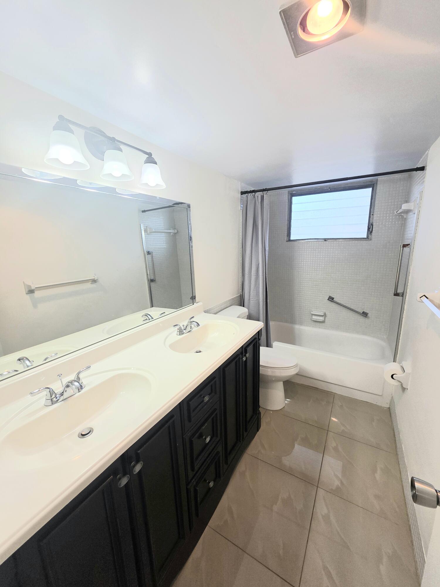 777 Se 2nd Avenue 207 Property Photo 16