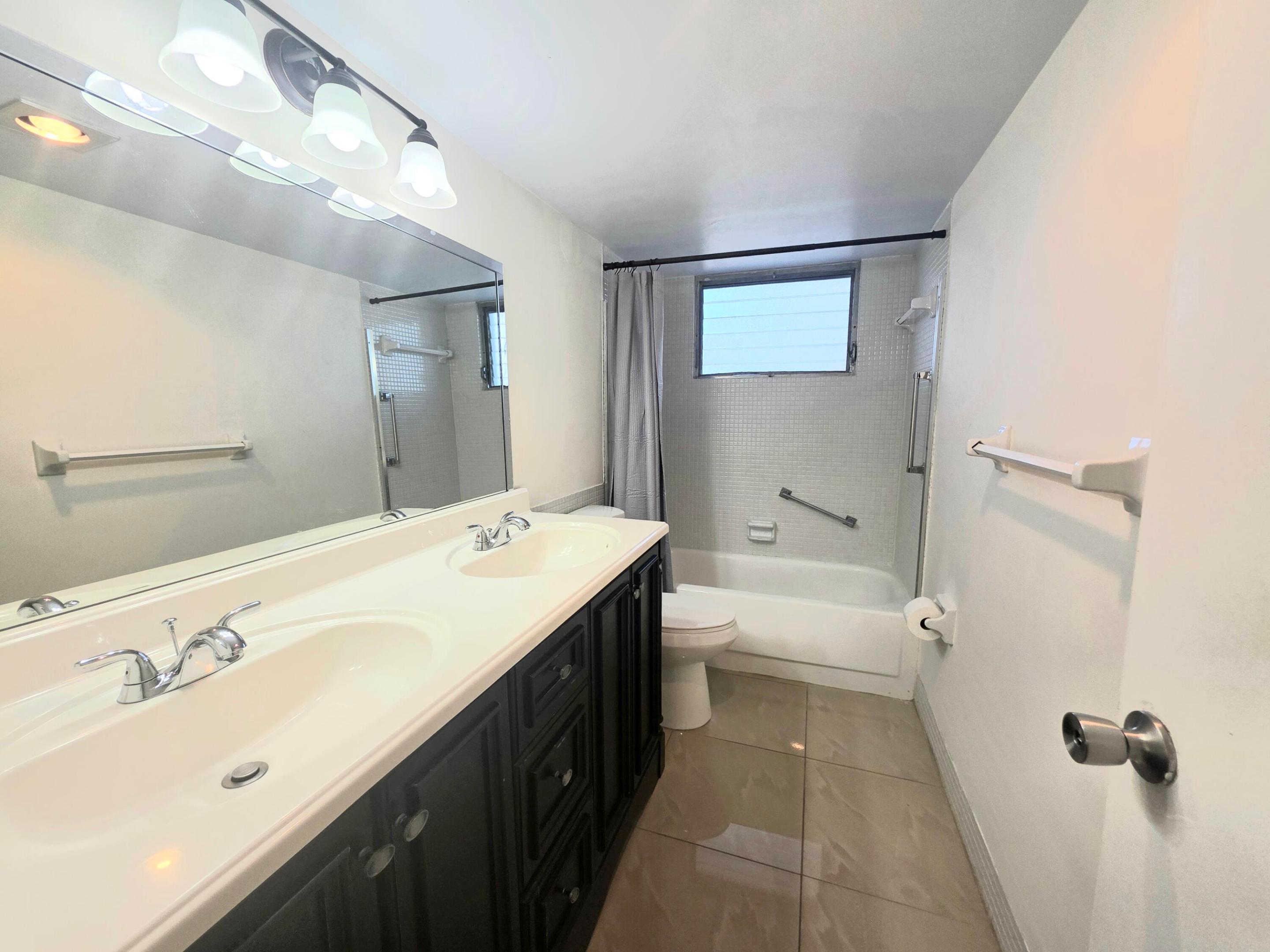 777 Se 2nd Avenue 207 Property Photo 17
