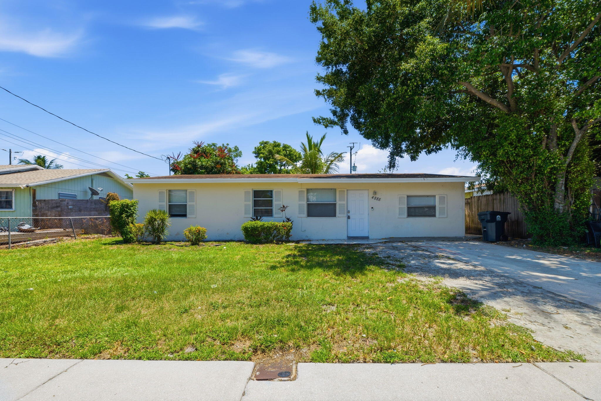 4888 Prince Drive Property Photo 1