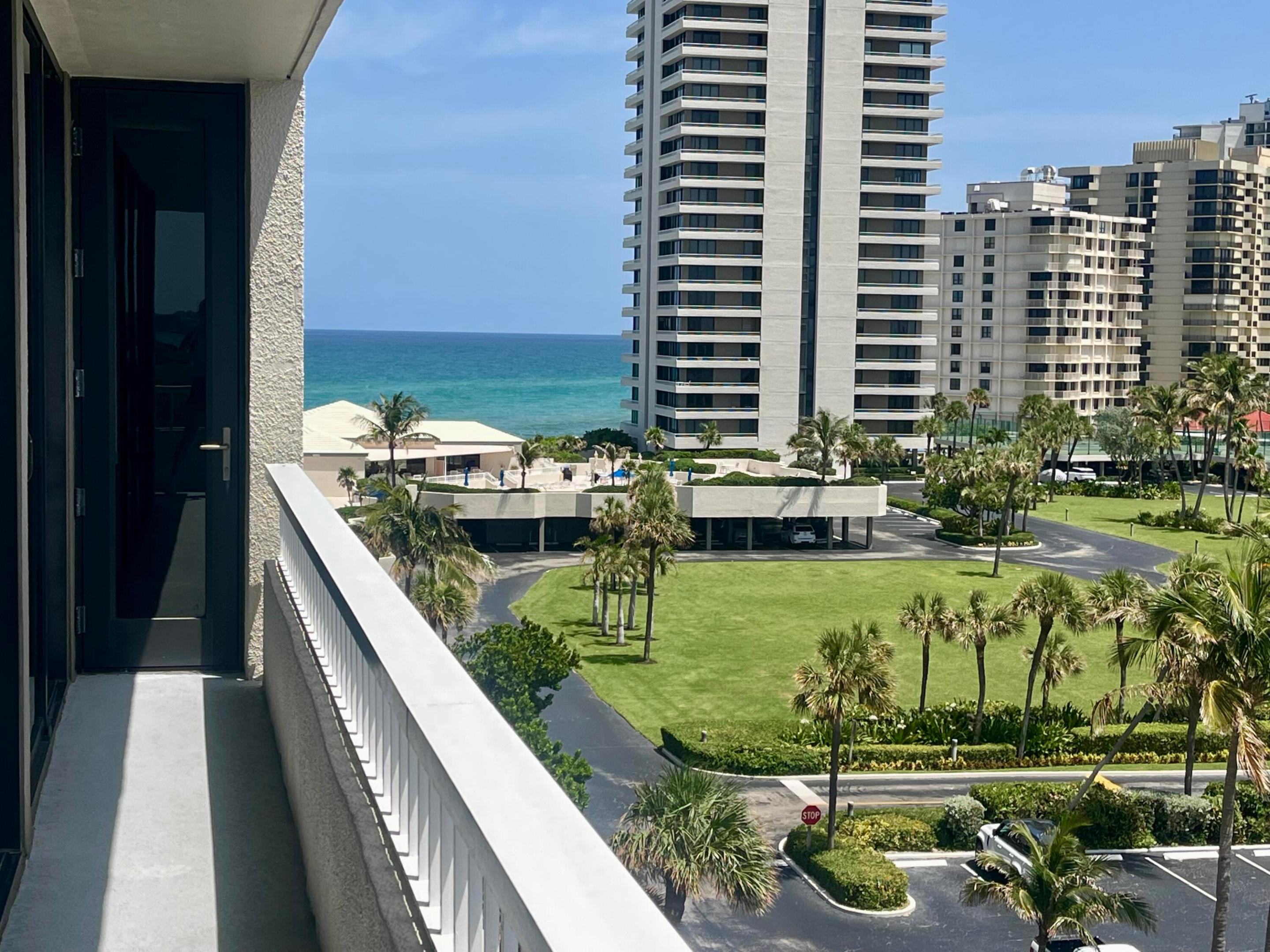 5550 N Ocean Drive 6d Property Photo 3