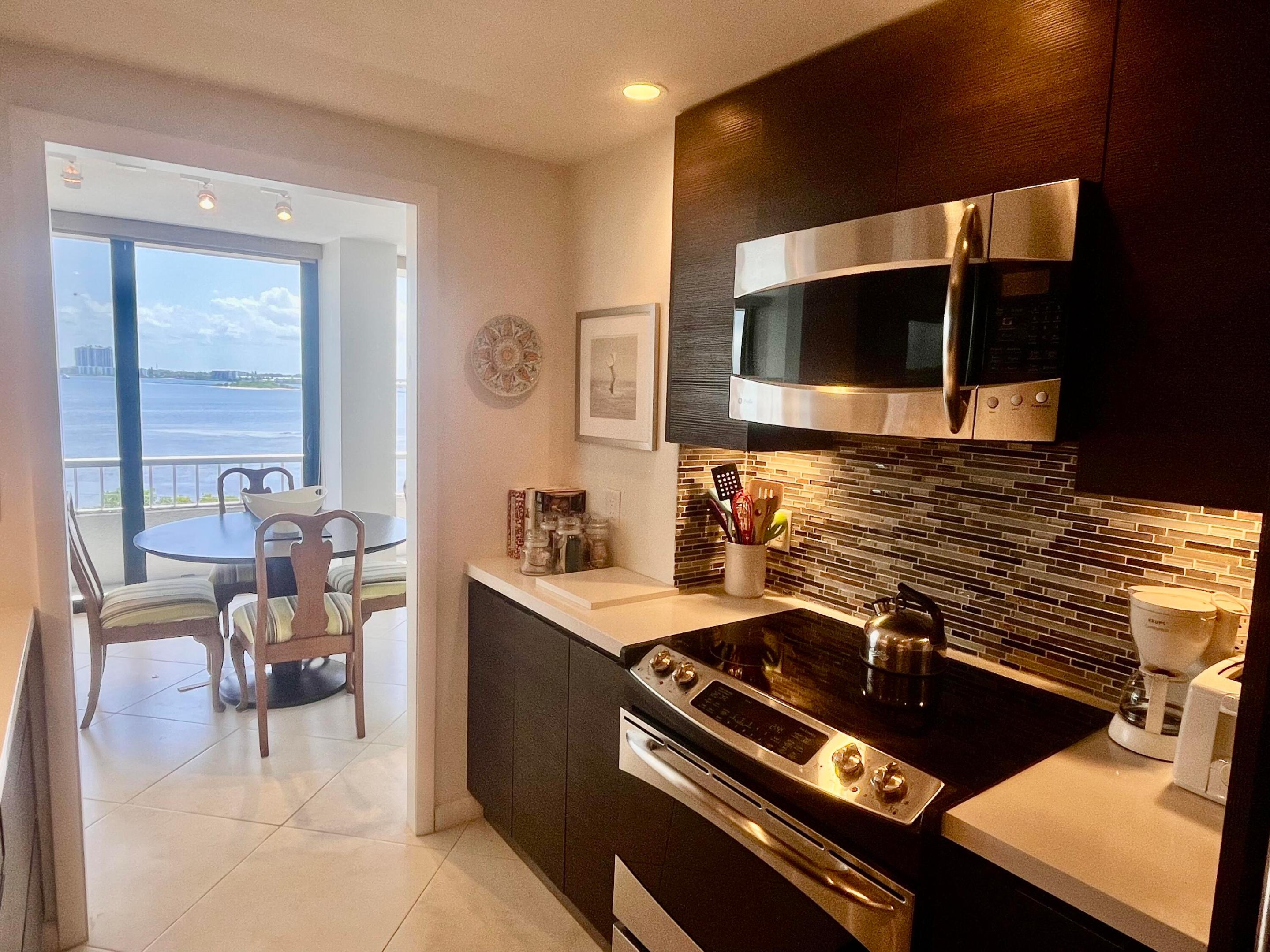 5550 N Ocean Drive 6d Property Photo 22