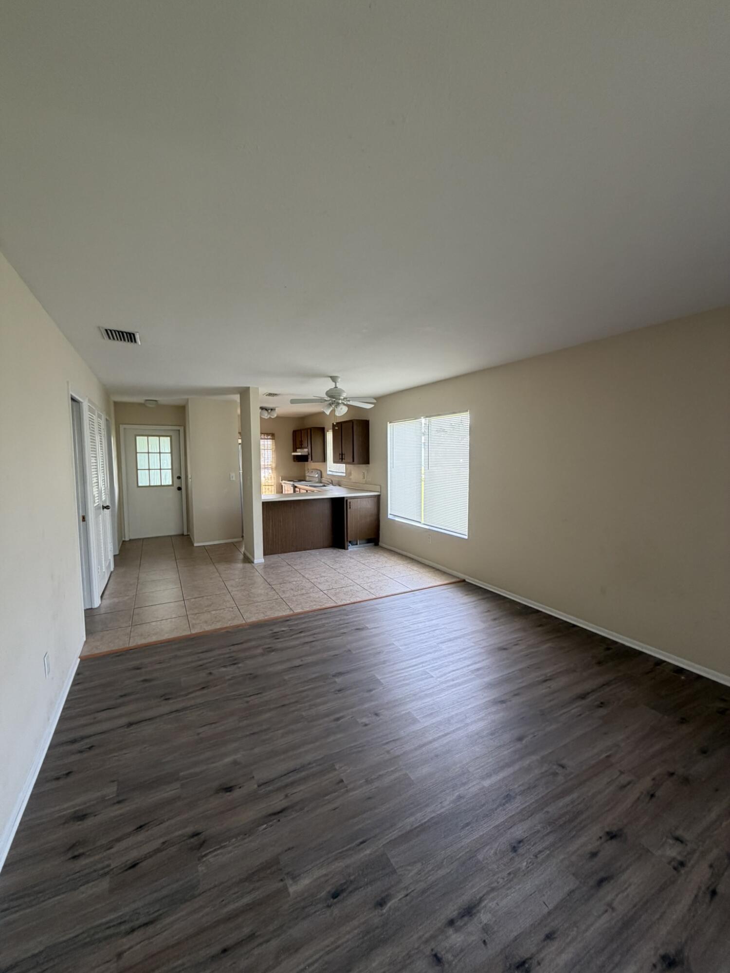 1720 Se Linpark Court Property Photo 5