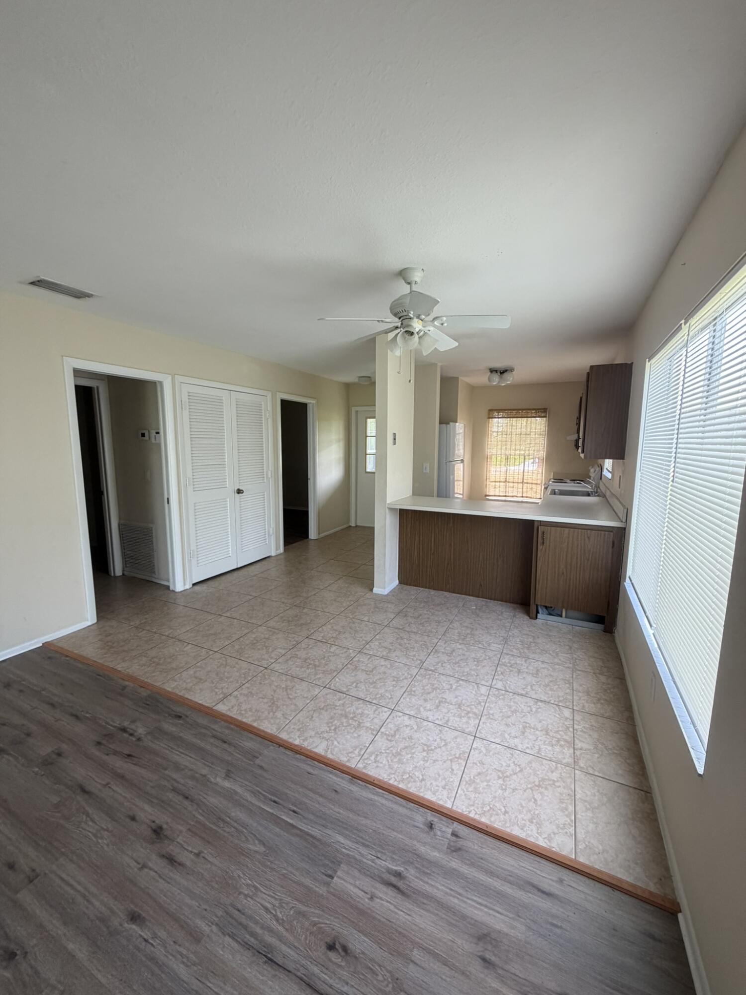 1720 Se Linpark Court Property Photo 7