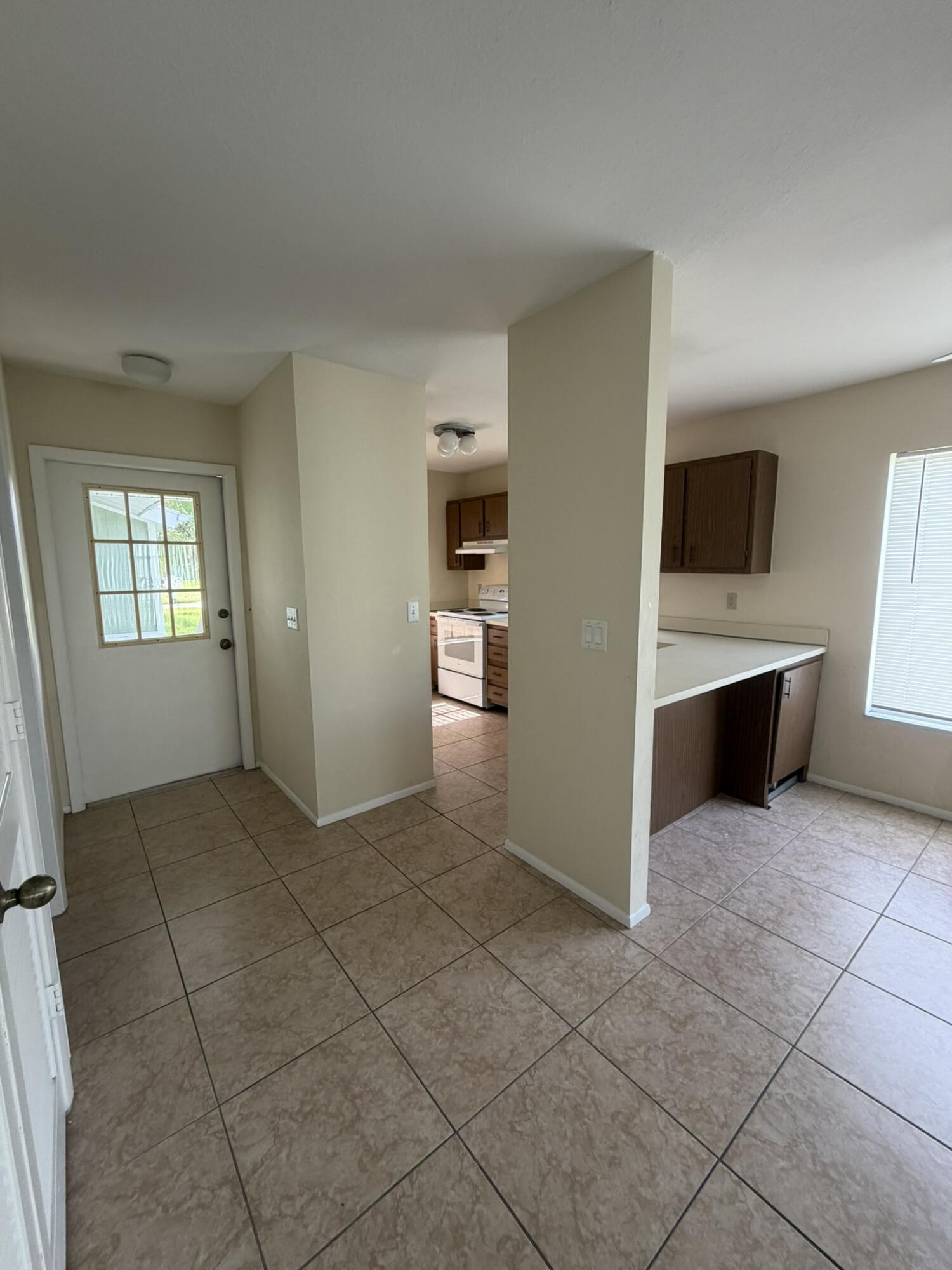 1720 Se Linpark Court Property Photo 8