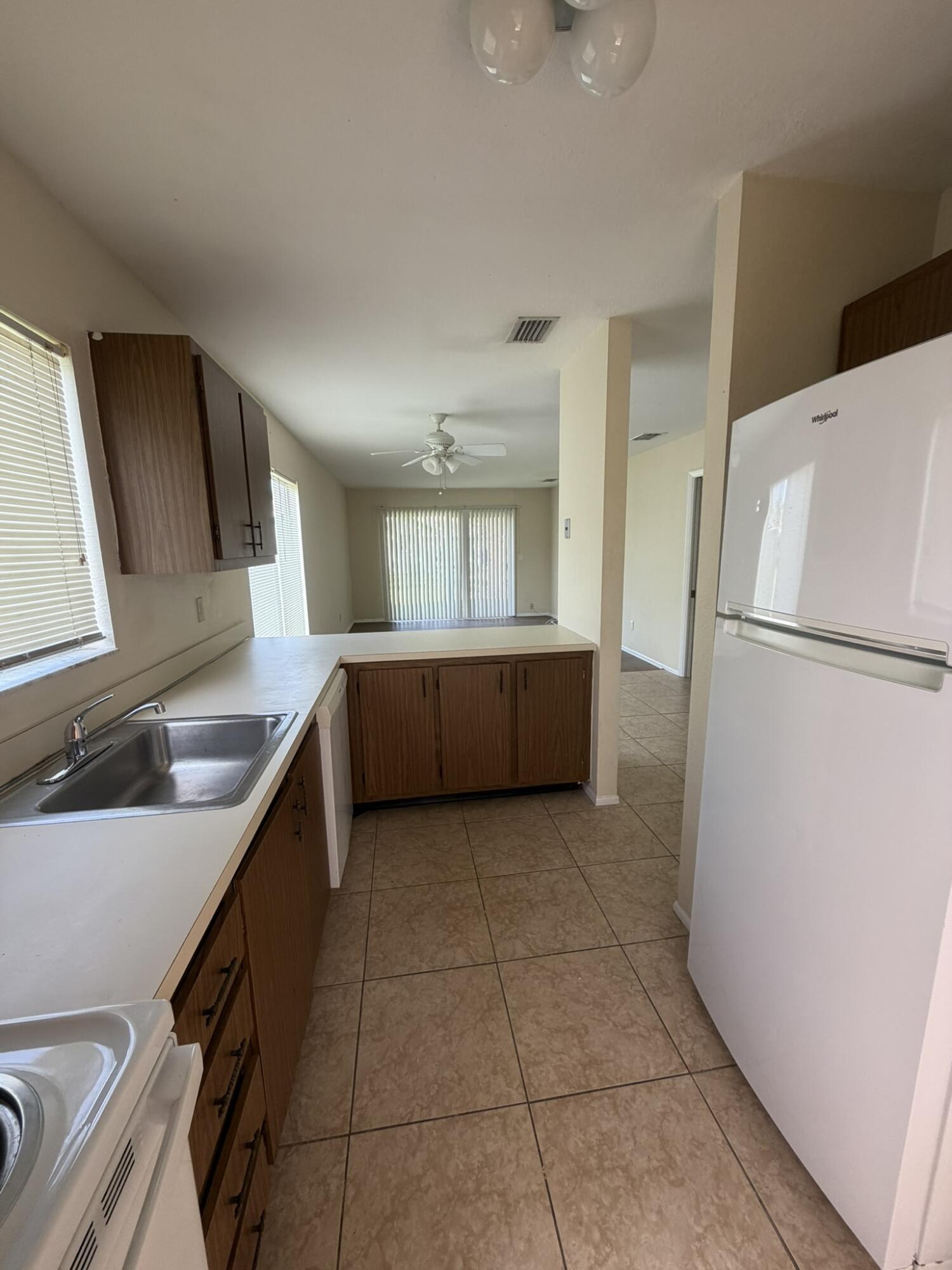 1720 Se Linpark Court Property Photo 10