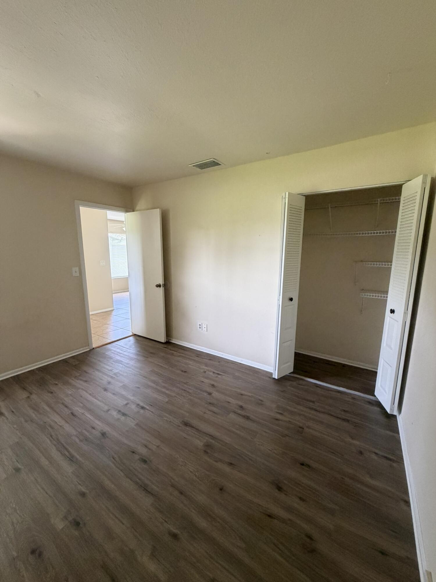 1720 Se Linpark Court Property Photo 17