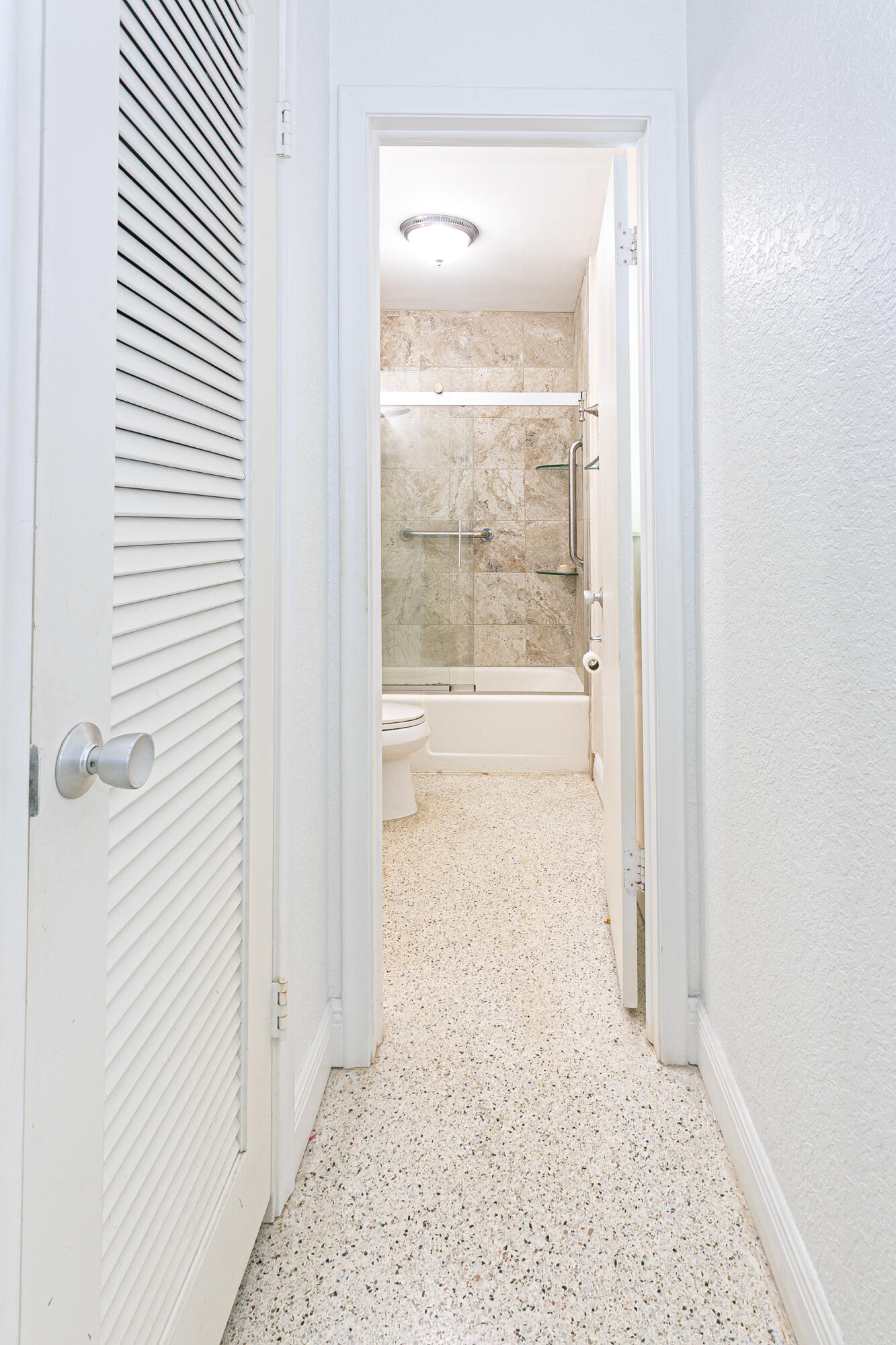 2395 Edgewater Drive Property Photo 16