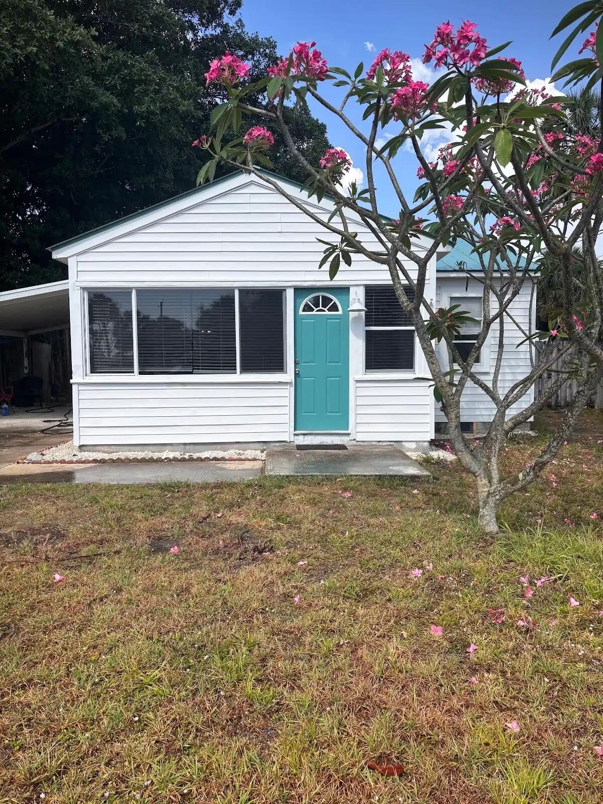 2472 Ne Pine Avenue Property Photo 13