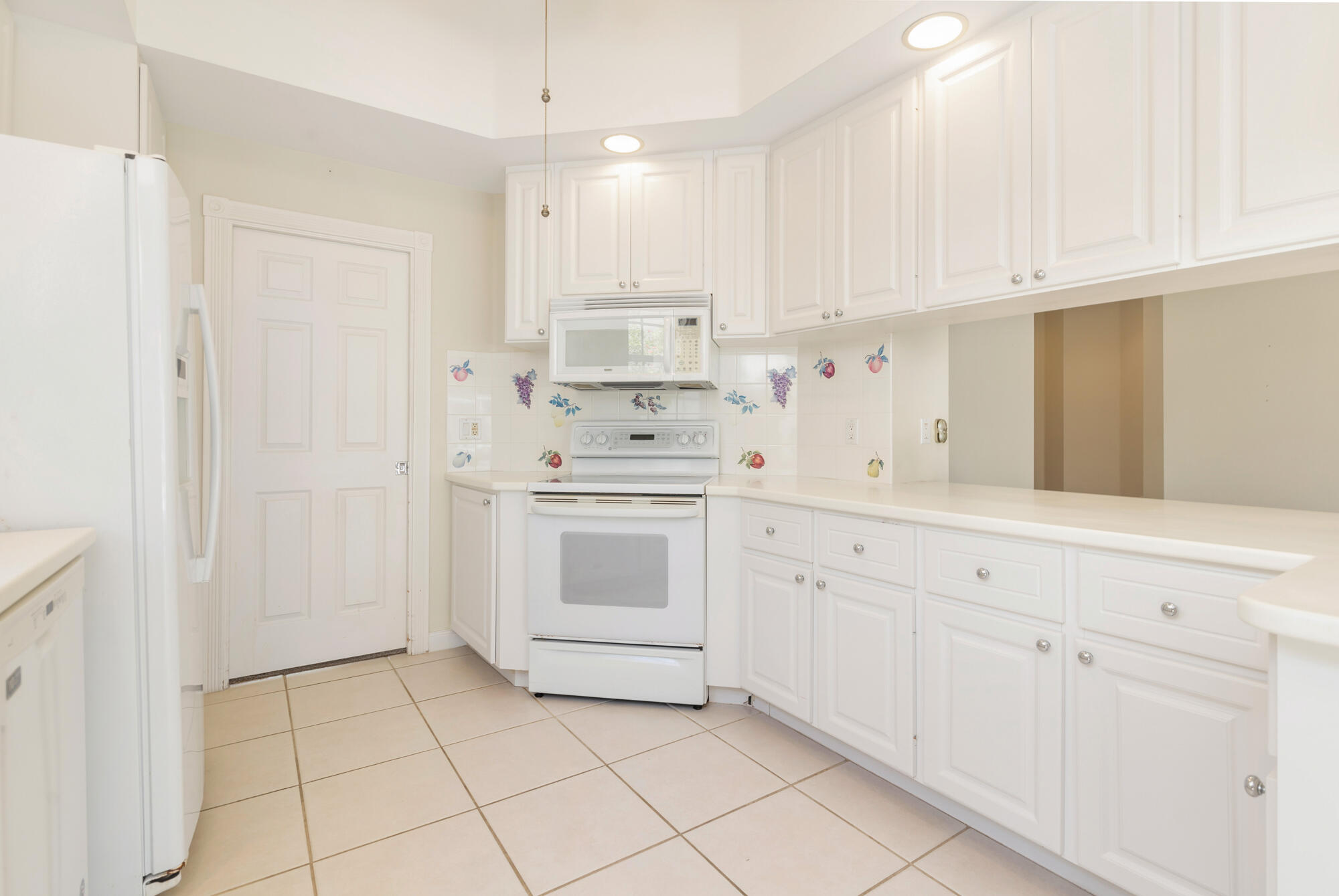 150 Euphrates Circle Property Photo 5
