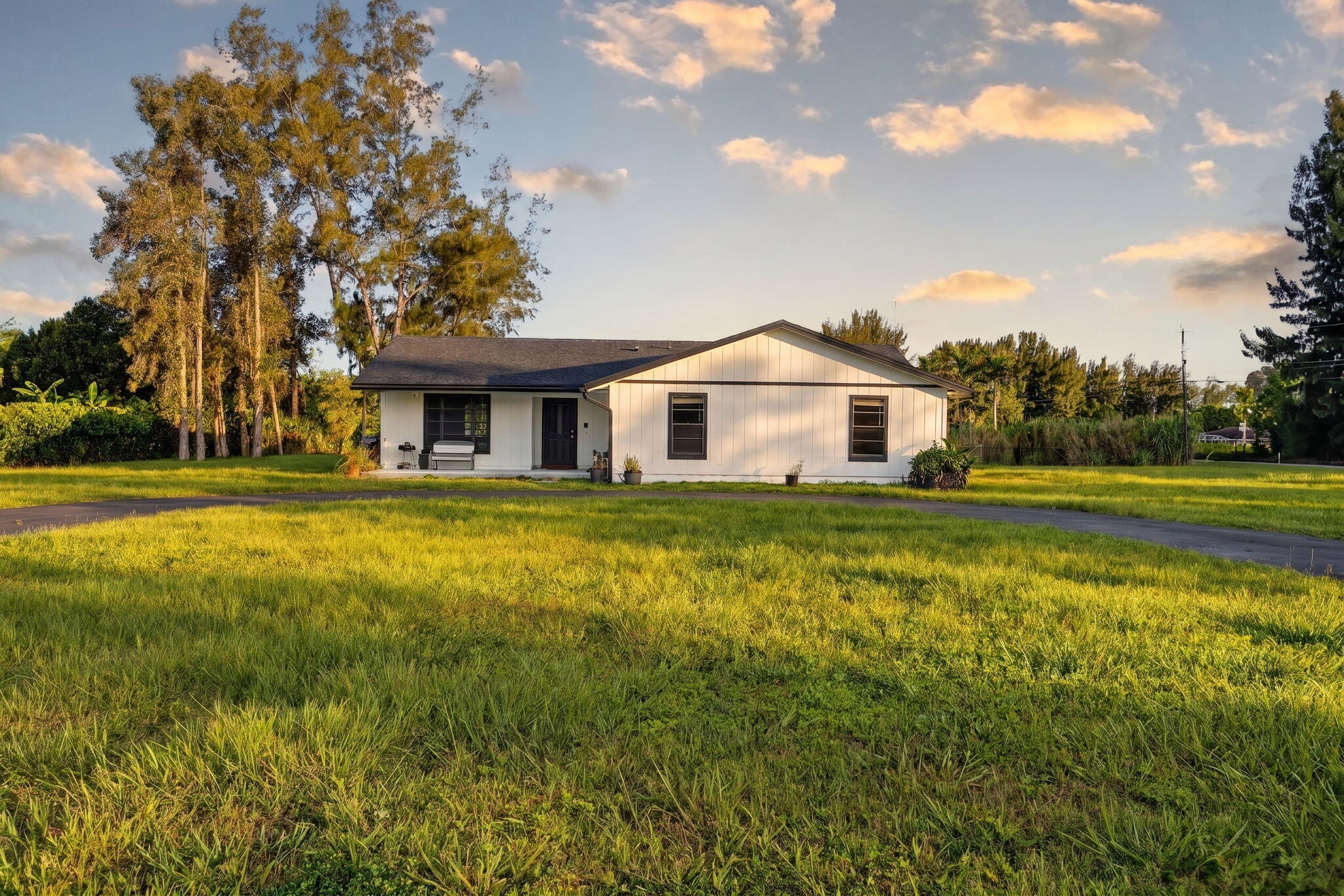 5989 Coconut Boulevard Property Photo 1