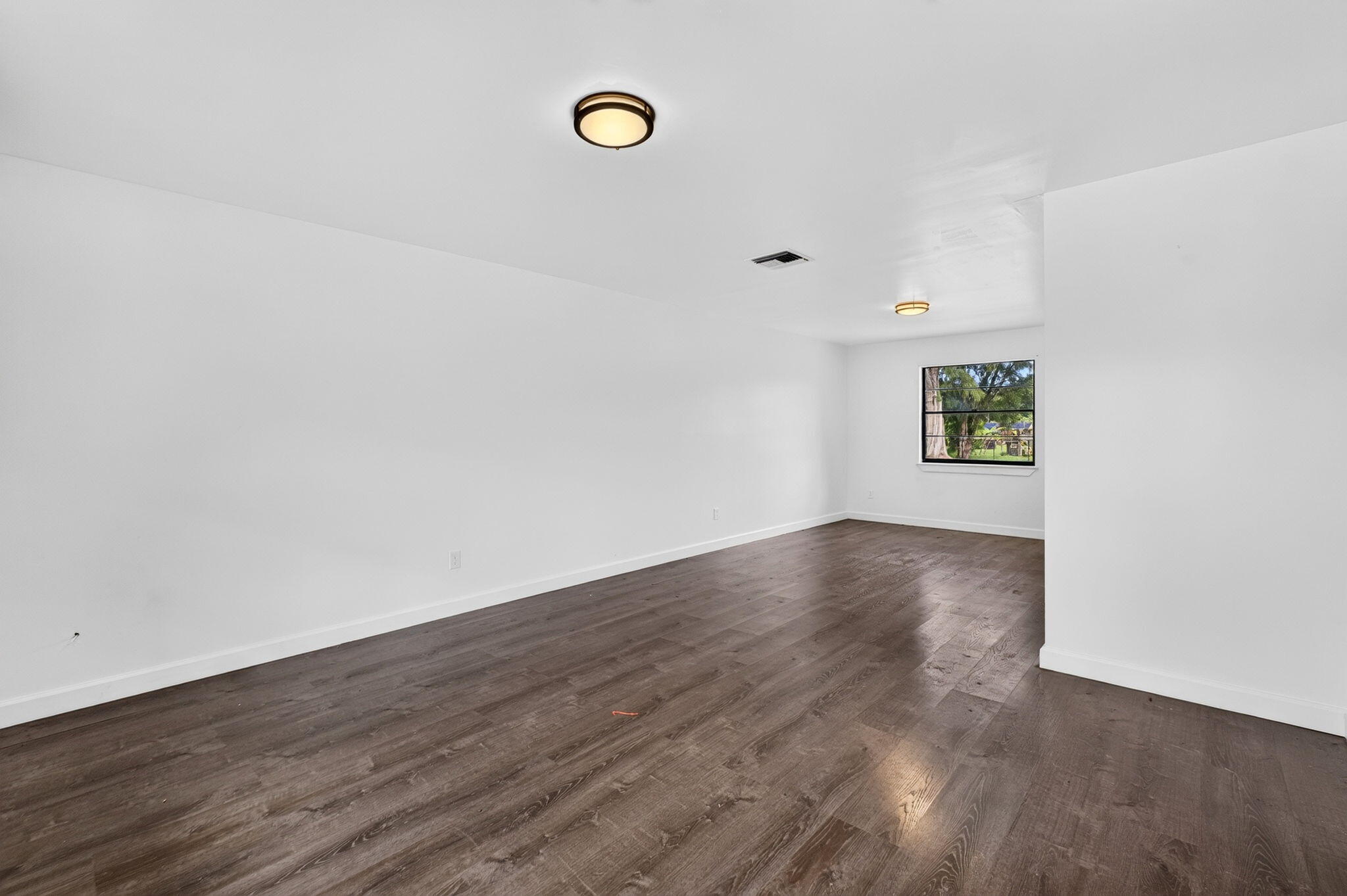5989 Coconut Boulevard Property Photo 4