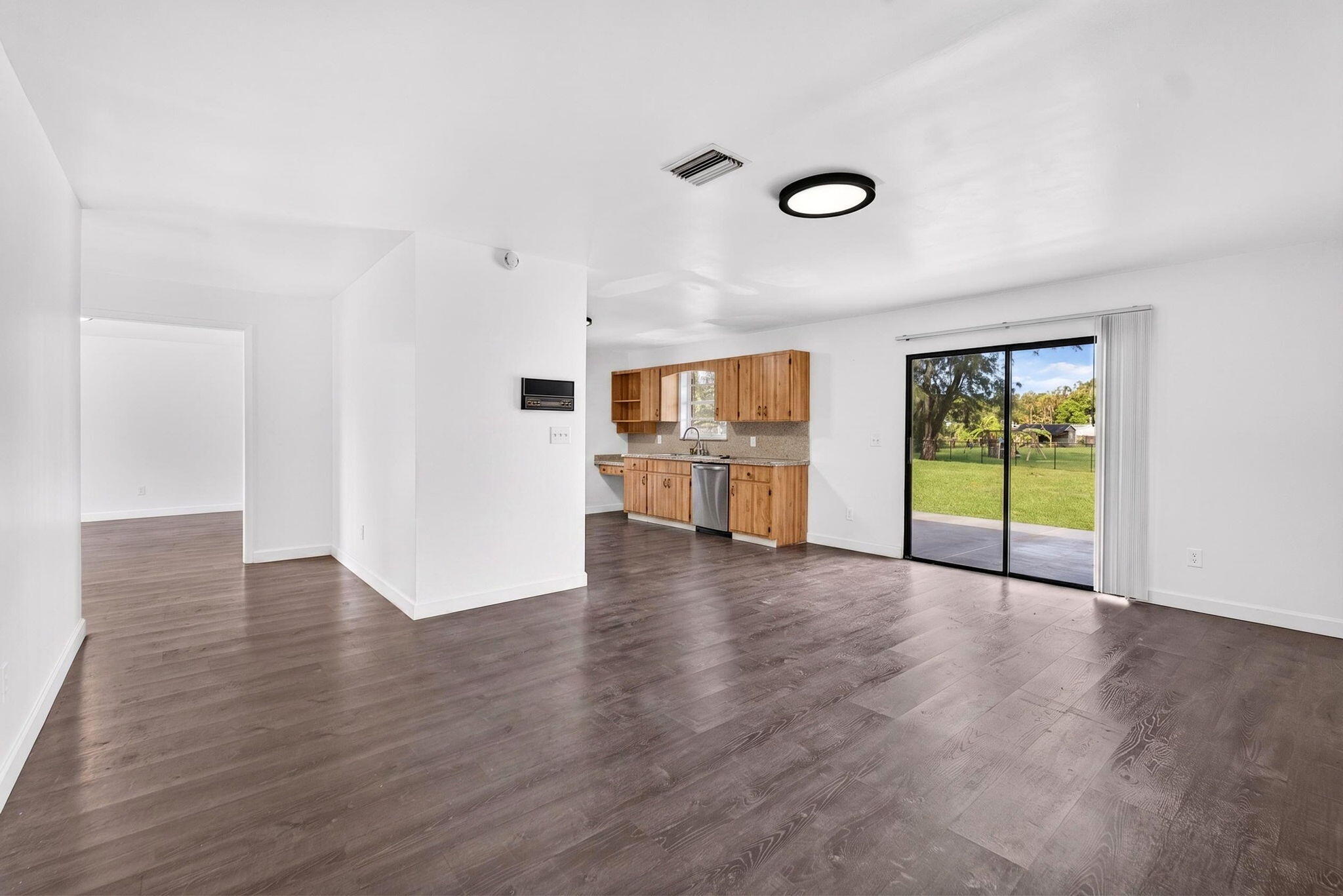 5989 Coconut Boulevard Property Photo 6