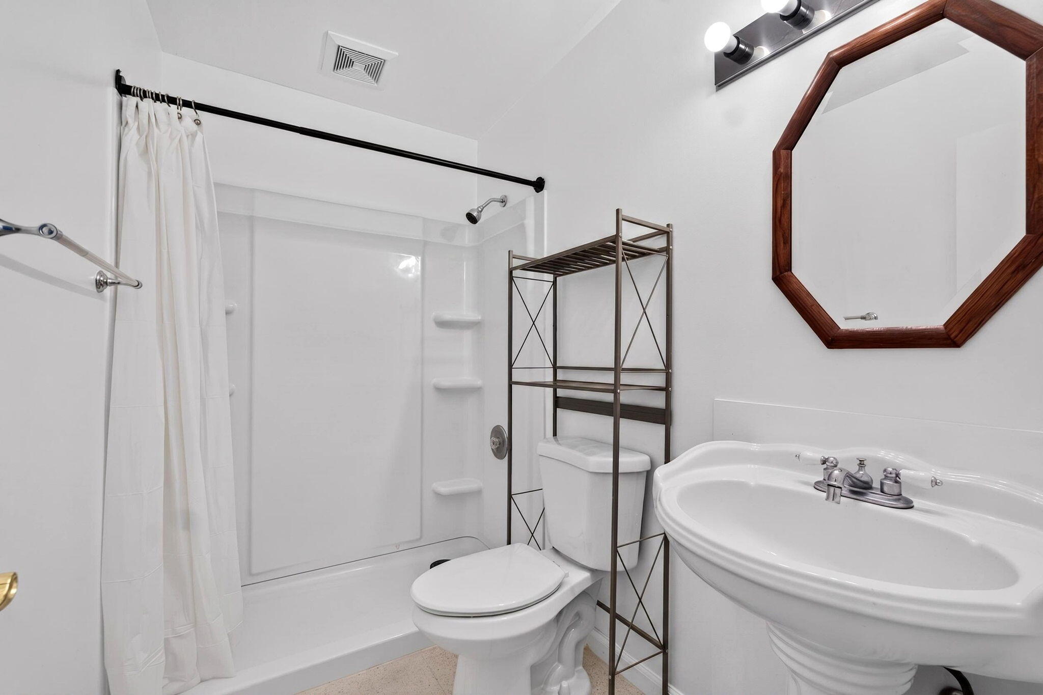 5989 Coconut Boulevard Property Photo 14