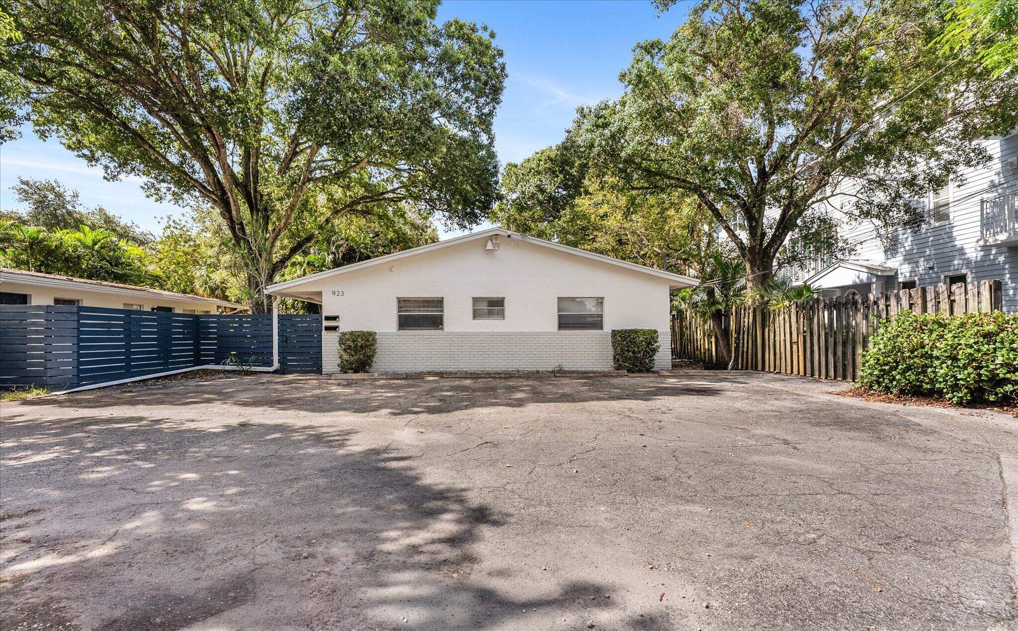 925 W Las Olas Boulevard 1-2 Property Photo 4
